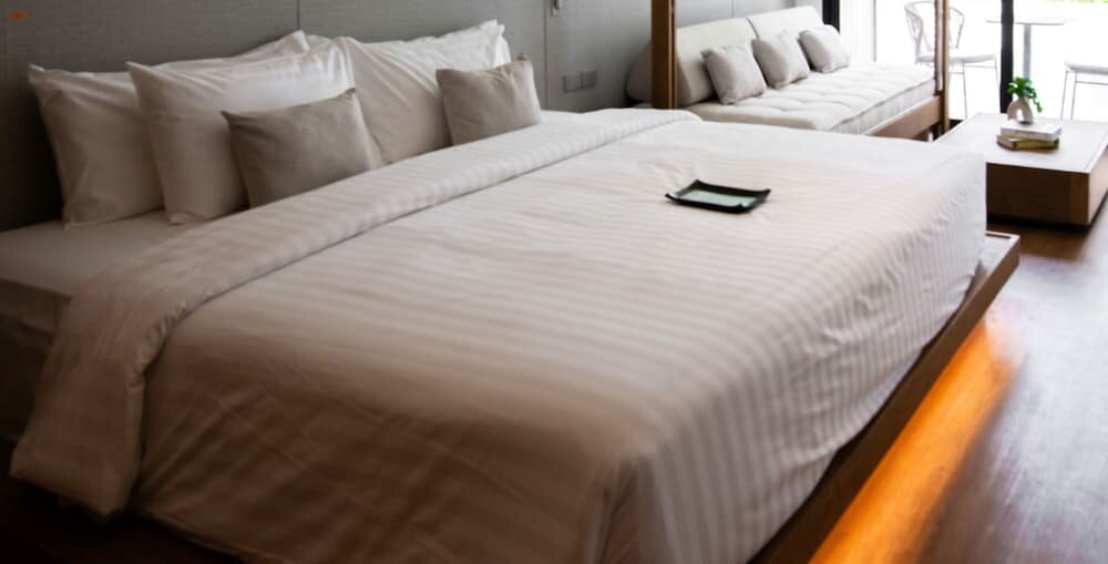 Grand Corner Pool View