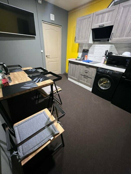 Двухместный номер с 2 отдельными кроватями и общим туалетом