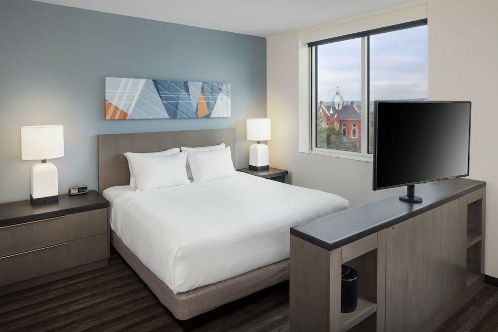 Studio Suite, 1 King Bed with Sofa bed