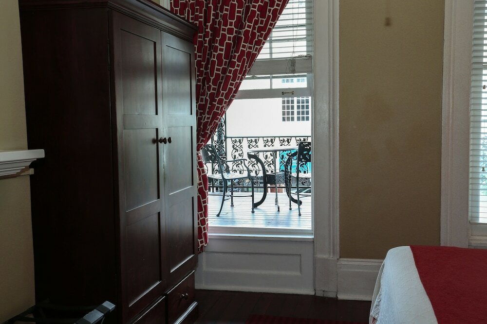 Room, 1 King Bed, Balcony (Broughton)