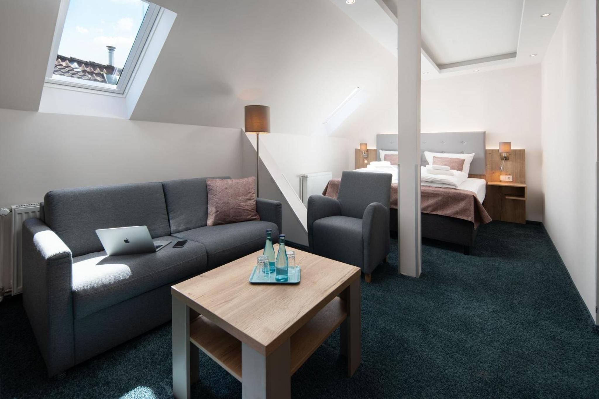 Deluxe Double Room with Shower