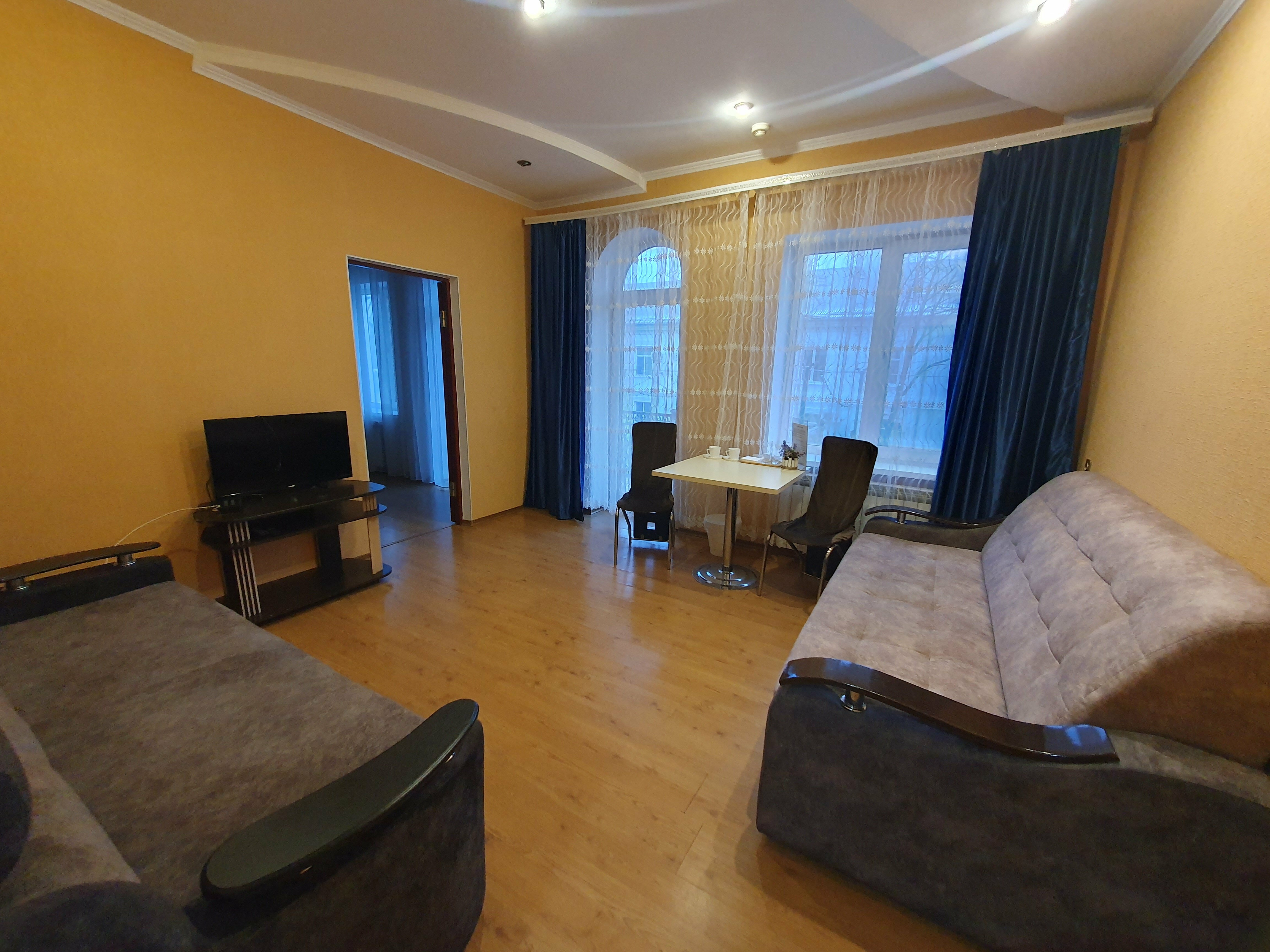 Семейный номер с балконом