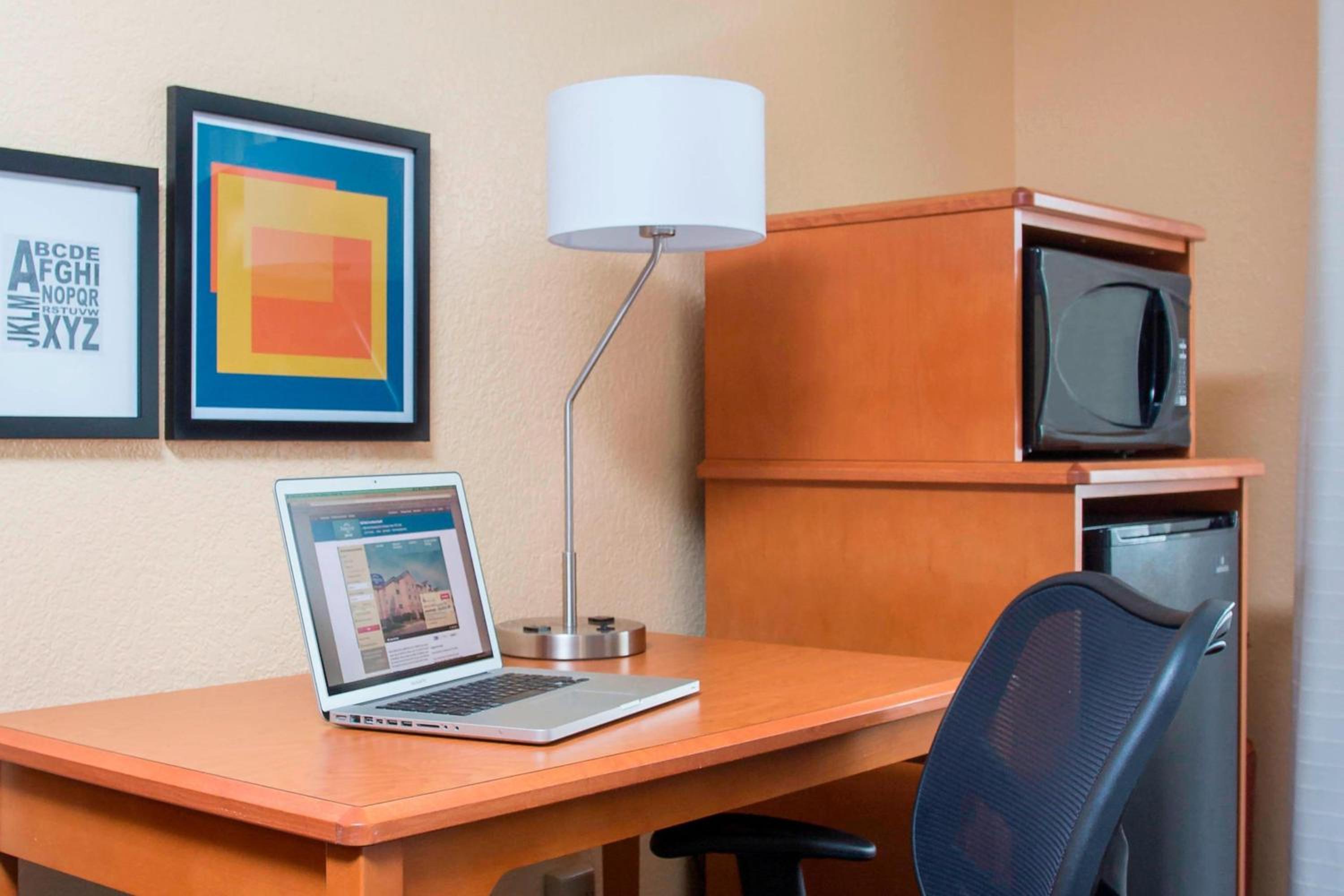 Queen Room with Two Queen Beds - Hearing Accessible