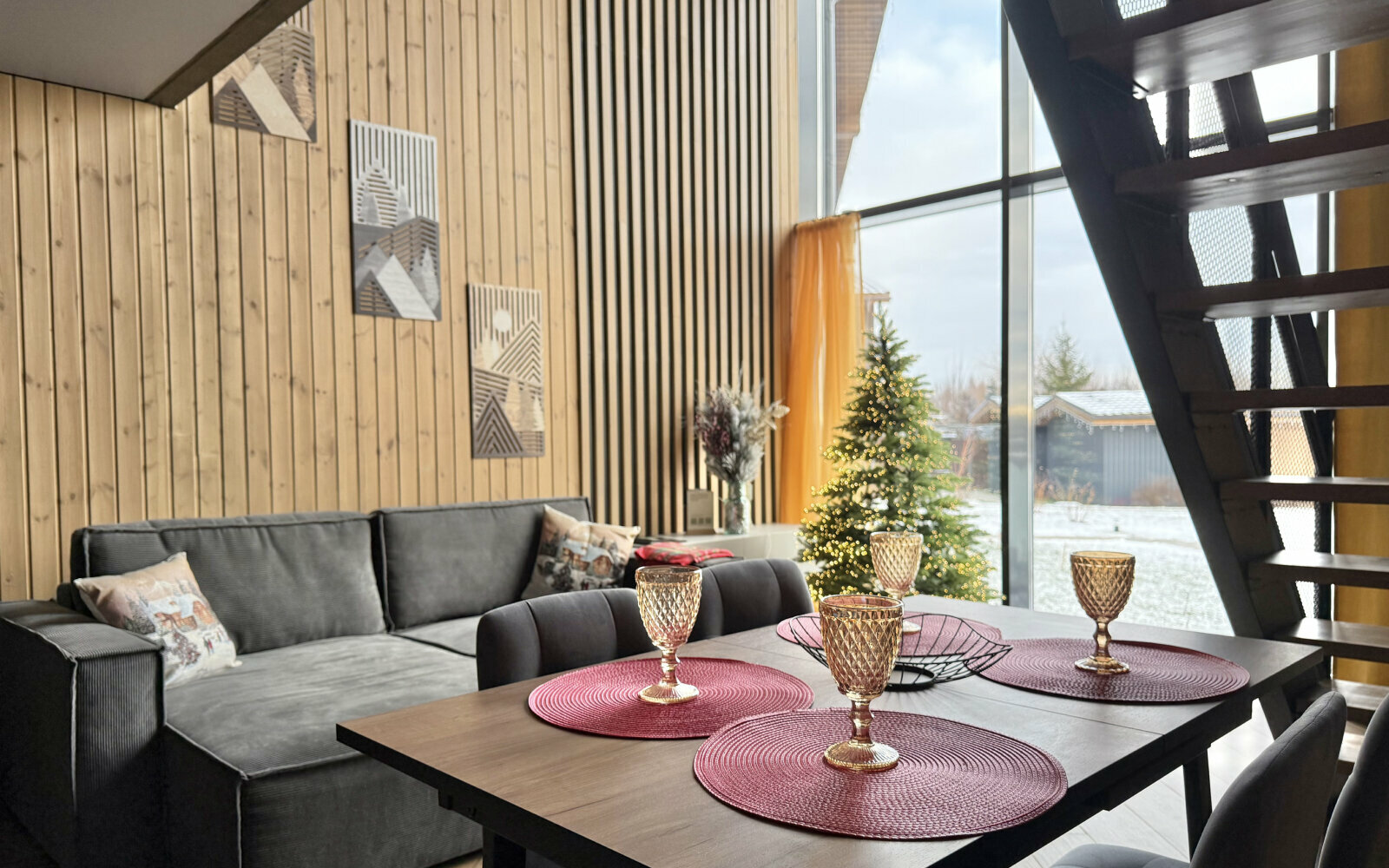 Двухуровневый номер-студия