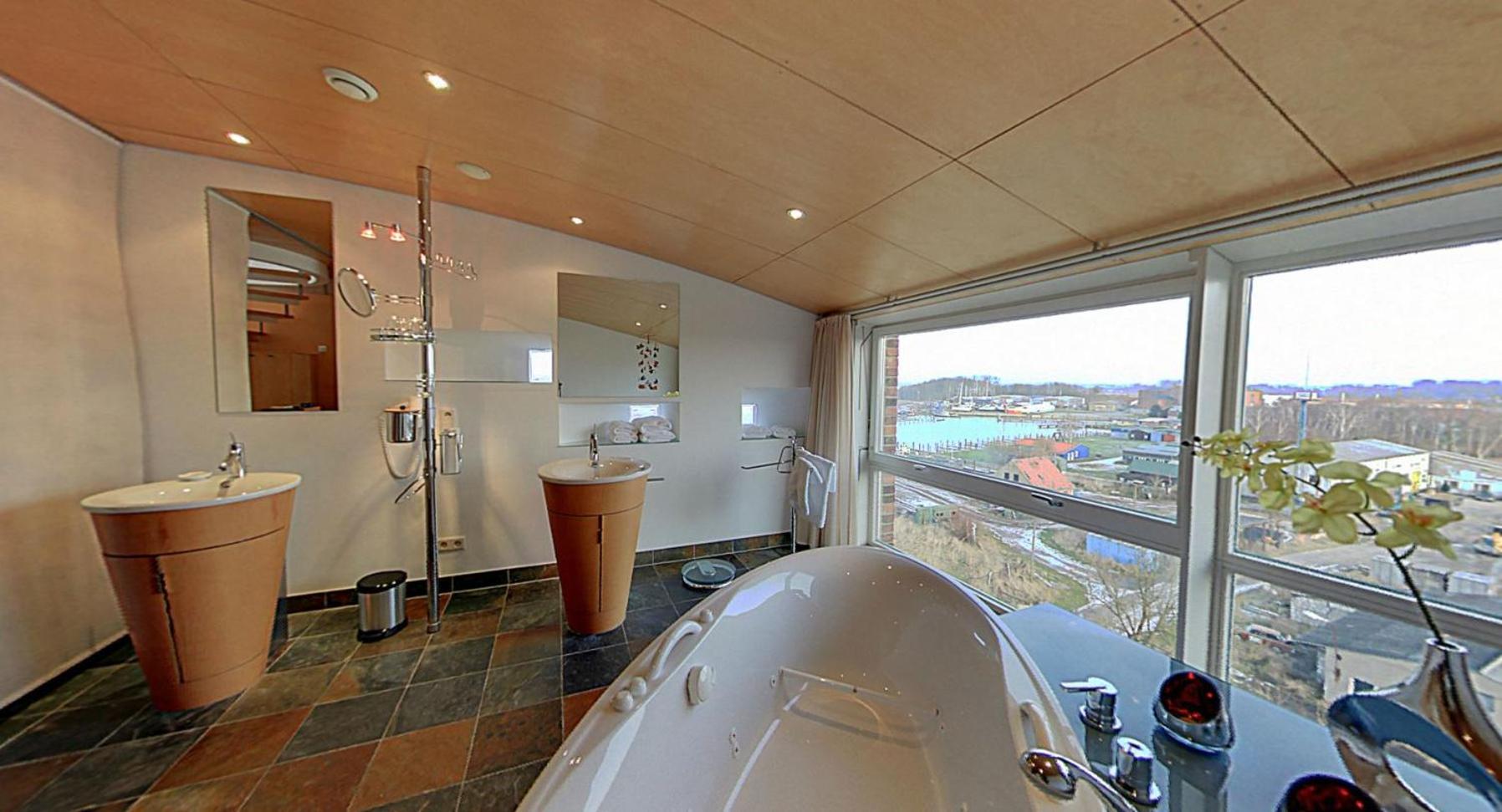 Deluxe Suite with Sea View