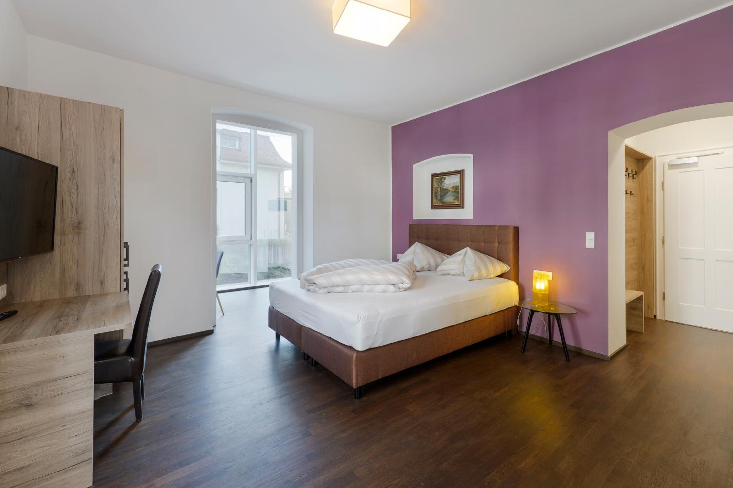 Apartment with Garden View