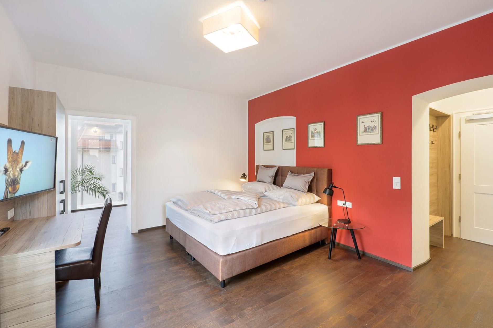 Apartment with Garden View