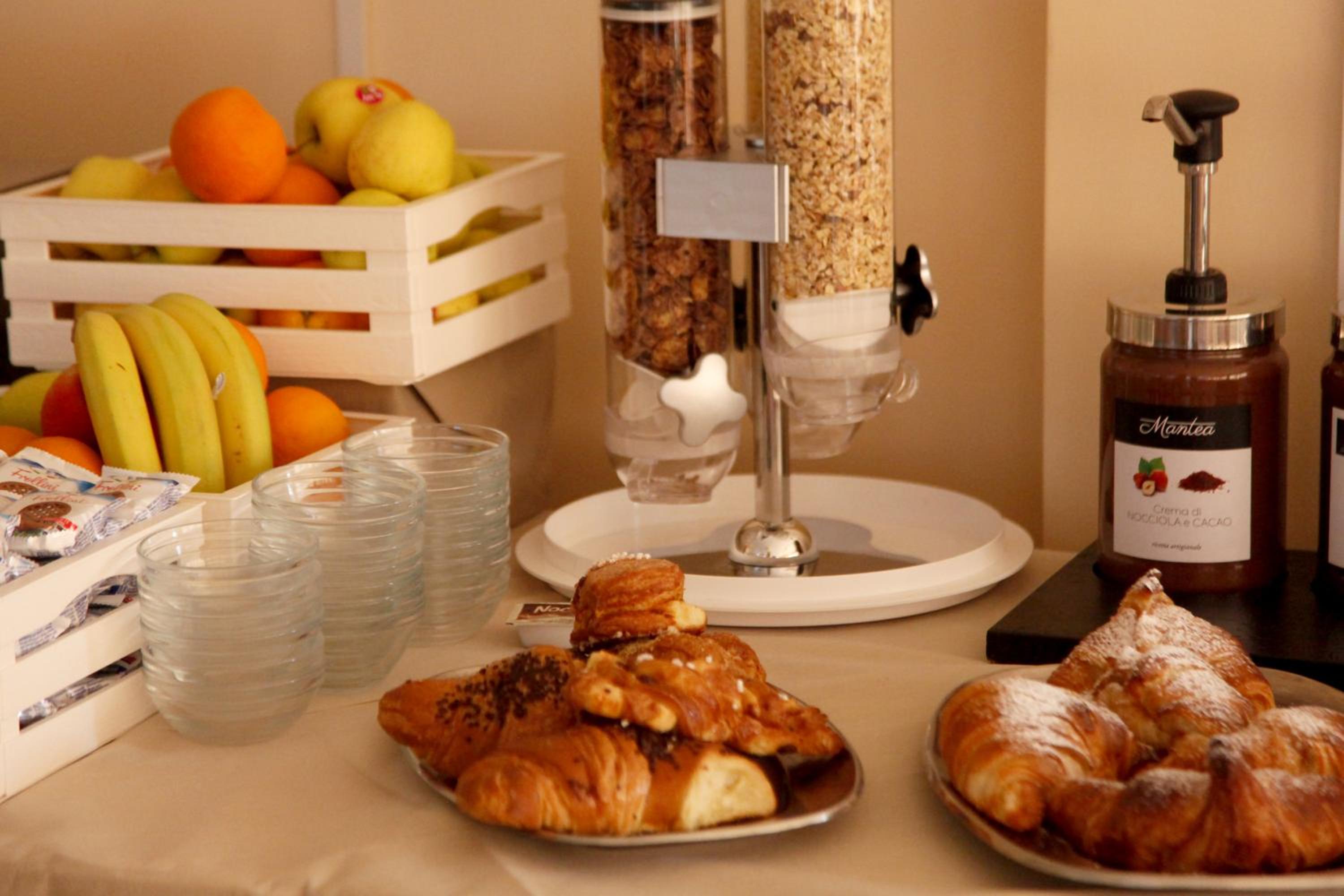 Quadruple Room with Private Bathroom