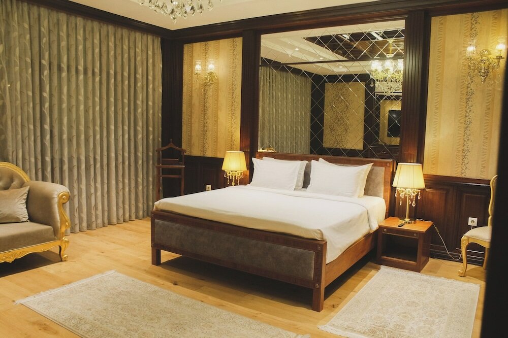 Deluxe Studio, Courtyard View