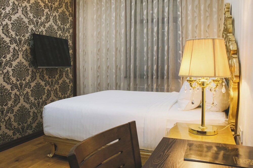 Deluxe Studio, Courtyard View