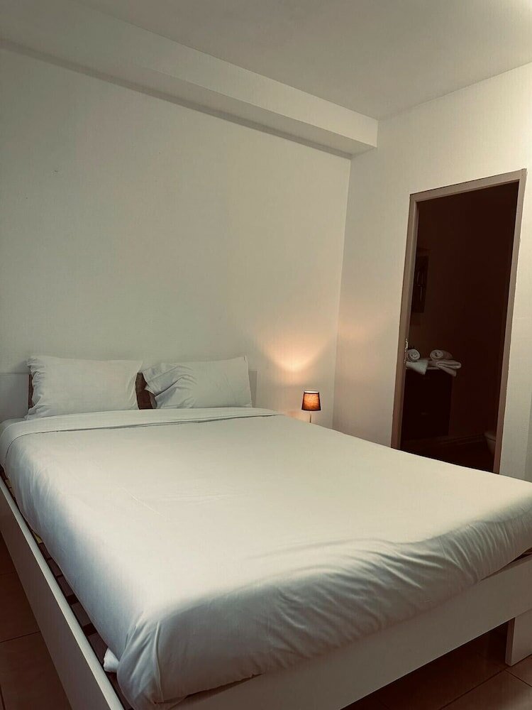 Deluxe Studio Suite, City View