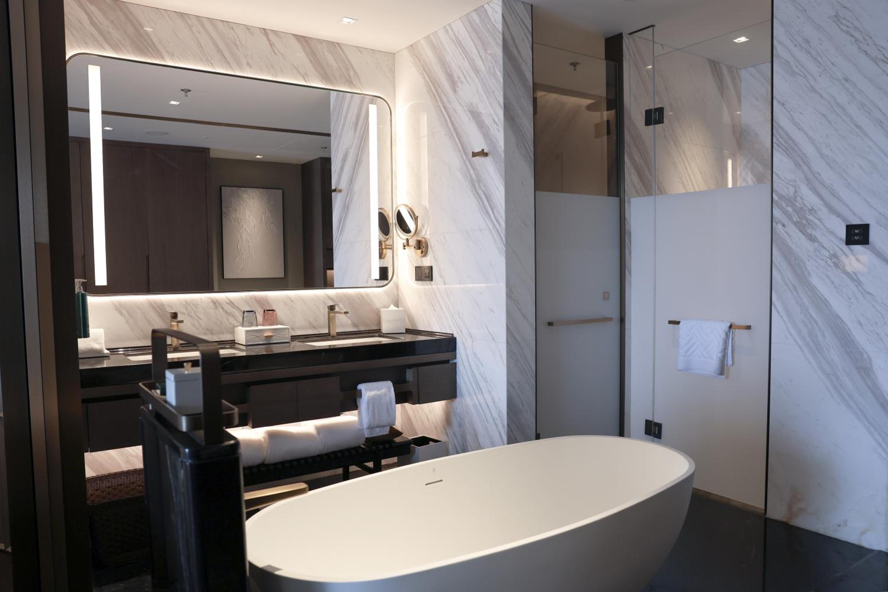 King Room with Lake View