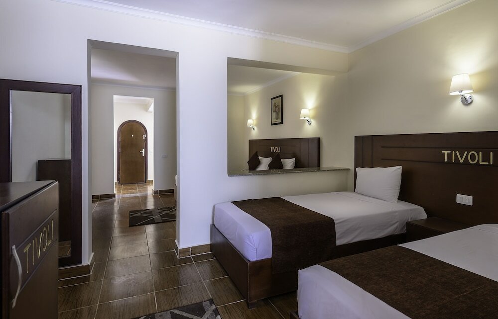 Superior Room, 1 Bedroom, Pool View