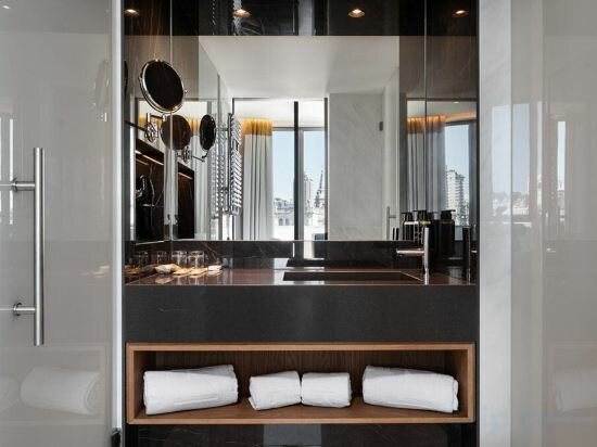 Deluxe Double Room With Aliados View