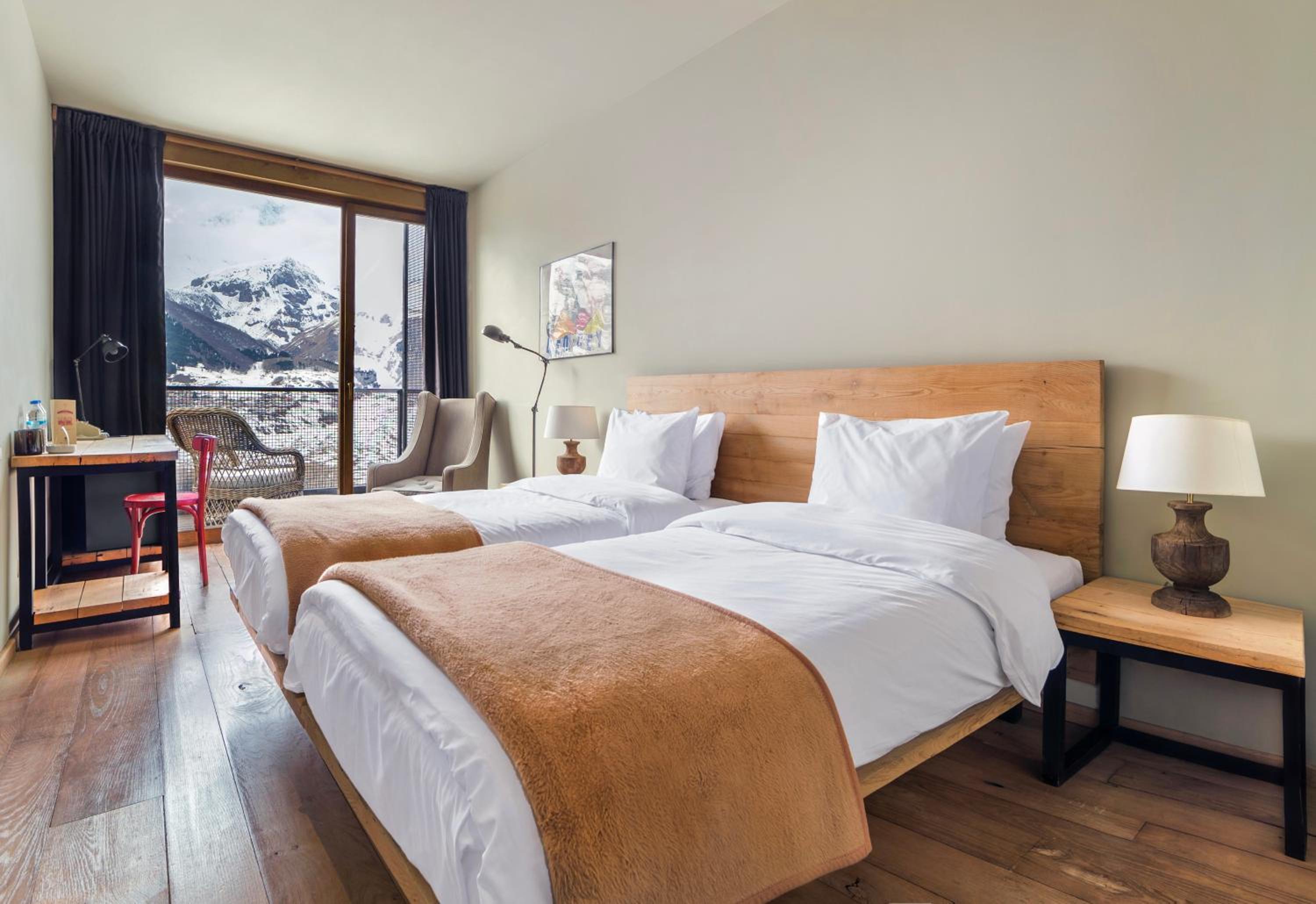 Twin Room with Mountain View
