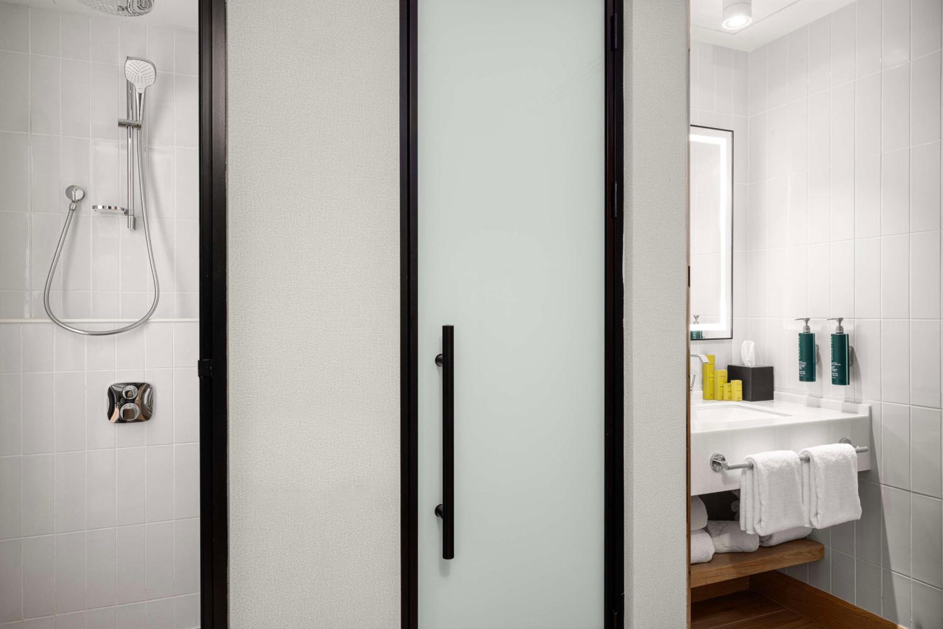 Twin Room with City View