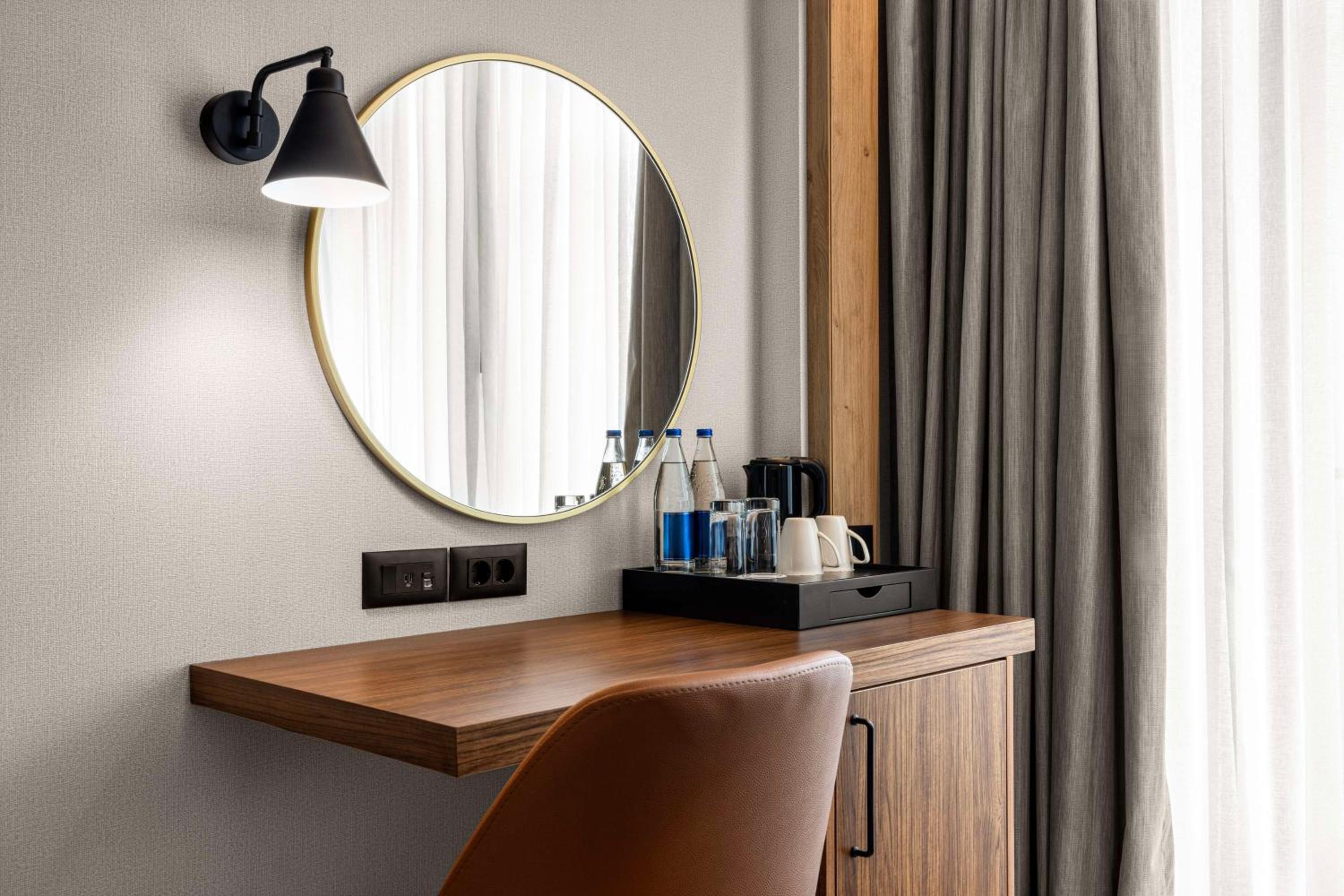 Deluxe King Room with Sofa Bed - City View