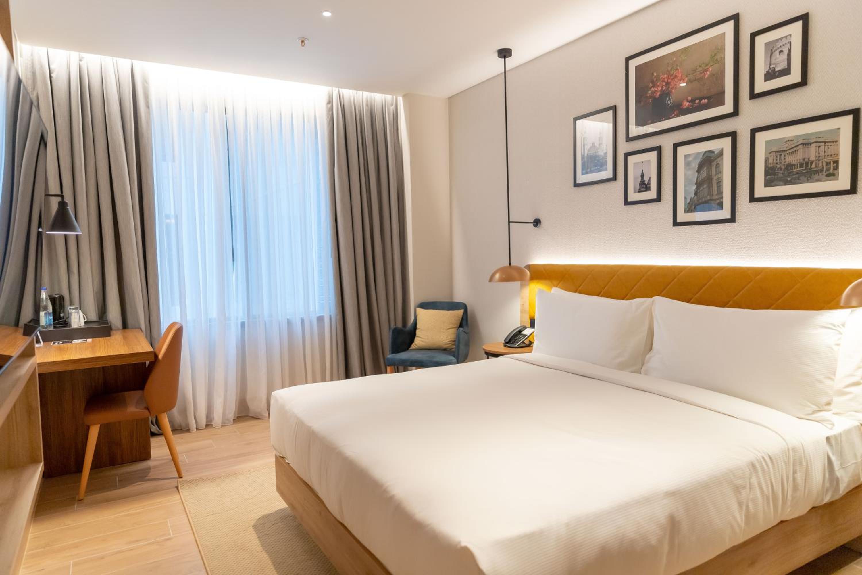 King Room with Atrium View