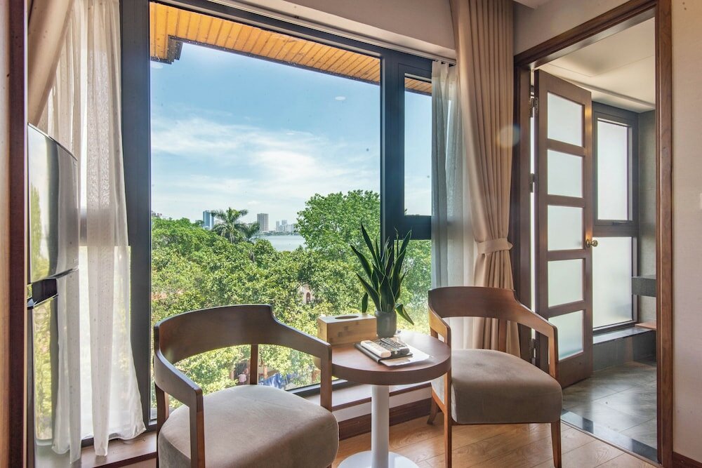 Executive Studio, City View