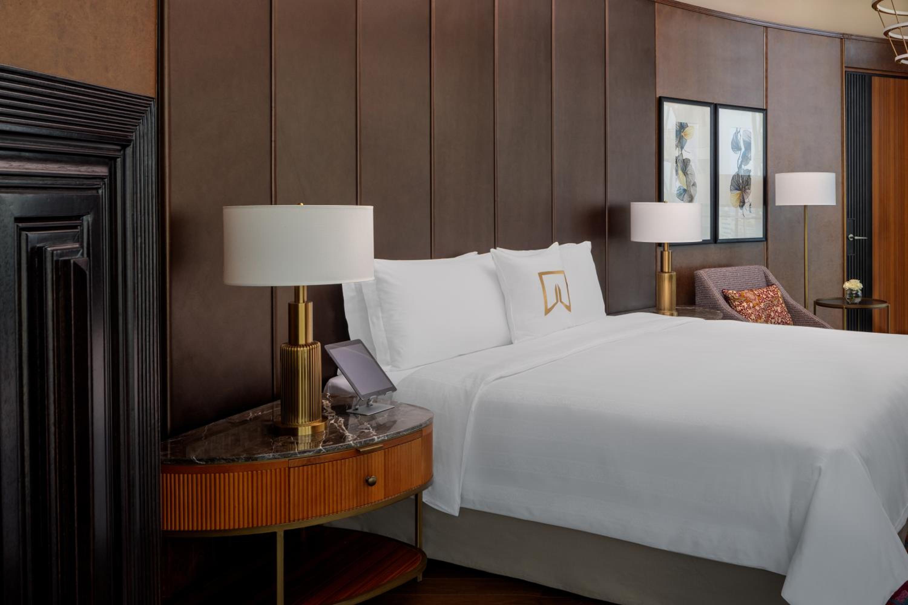 Luxury Suite with Waterfront View, Private Balcony & Luxury Hours