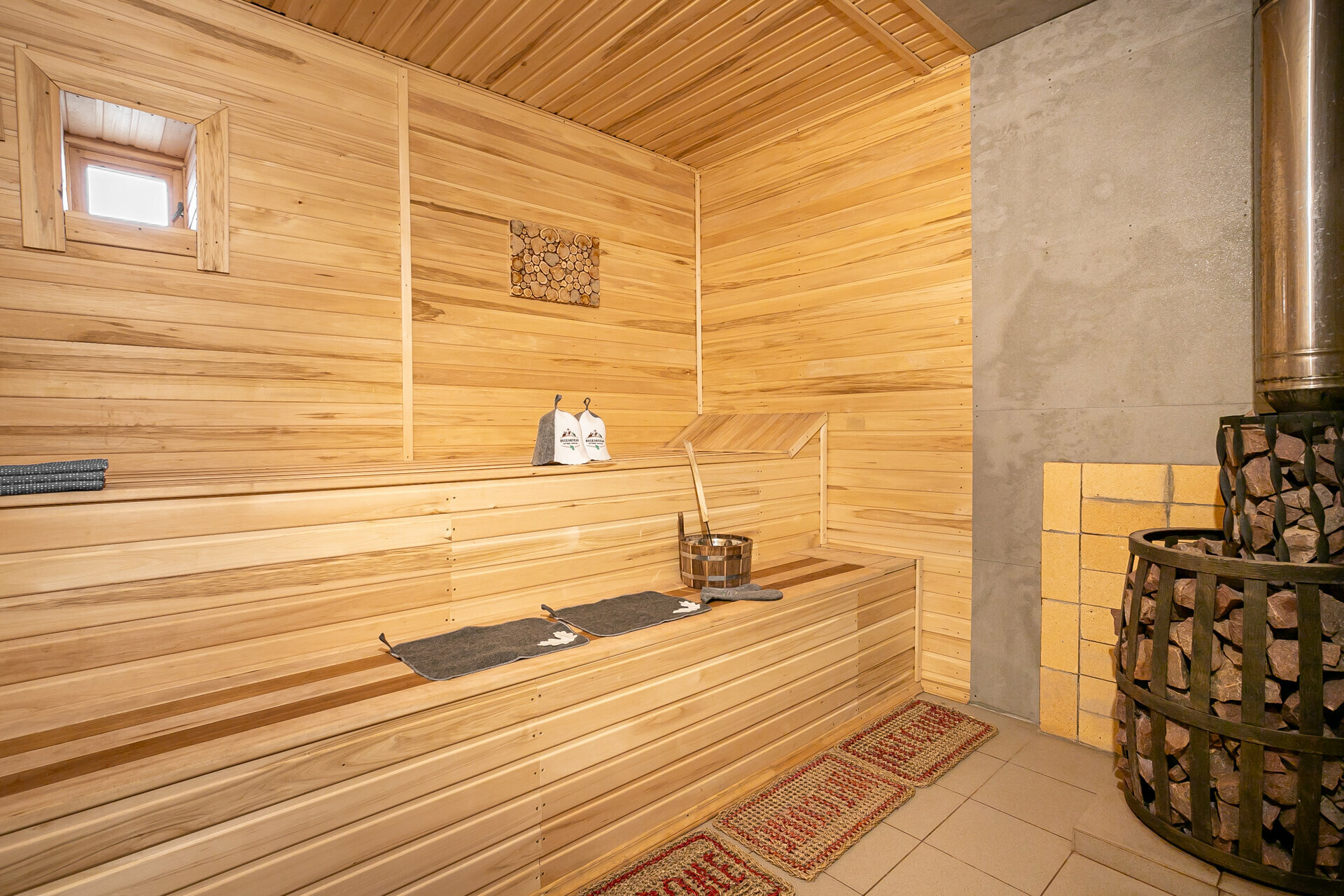 Большой коттедж с камином и баней №9