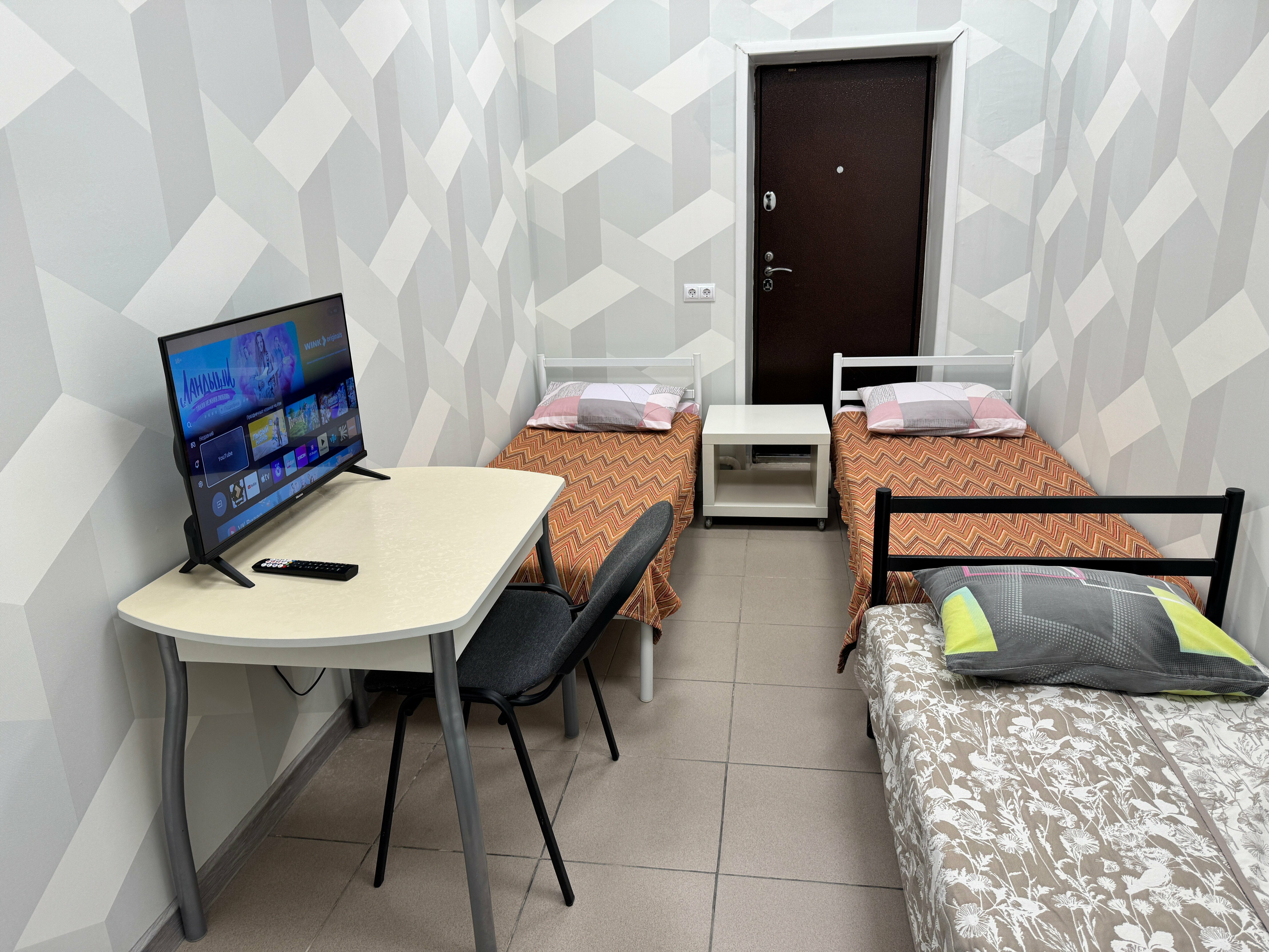 Трехместный номер без душа. Общий туалет на этаже