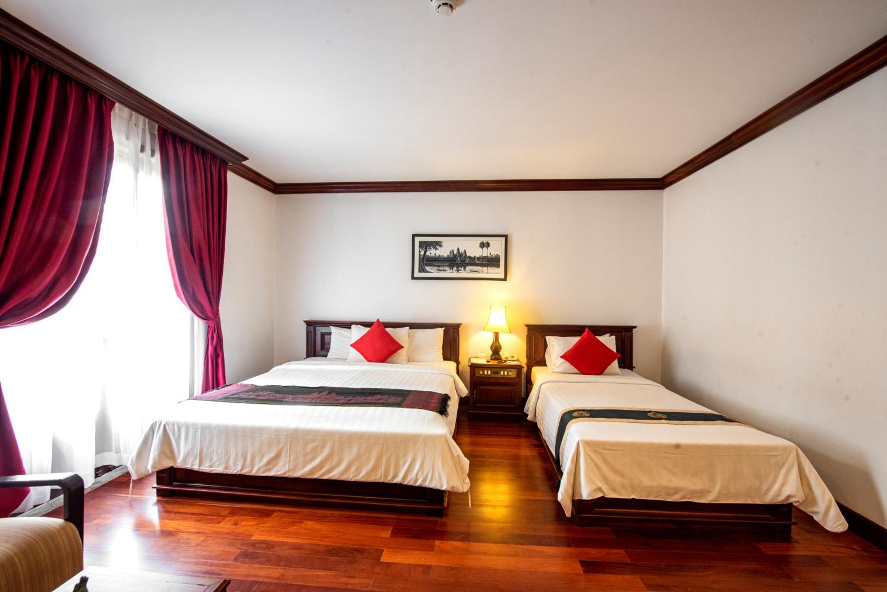 Deluxe Family Room
