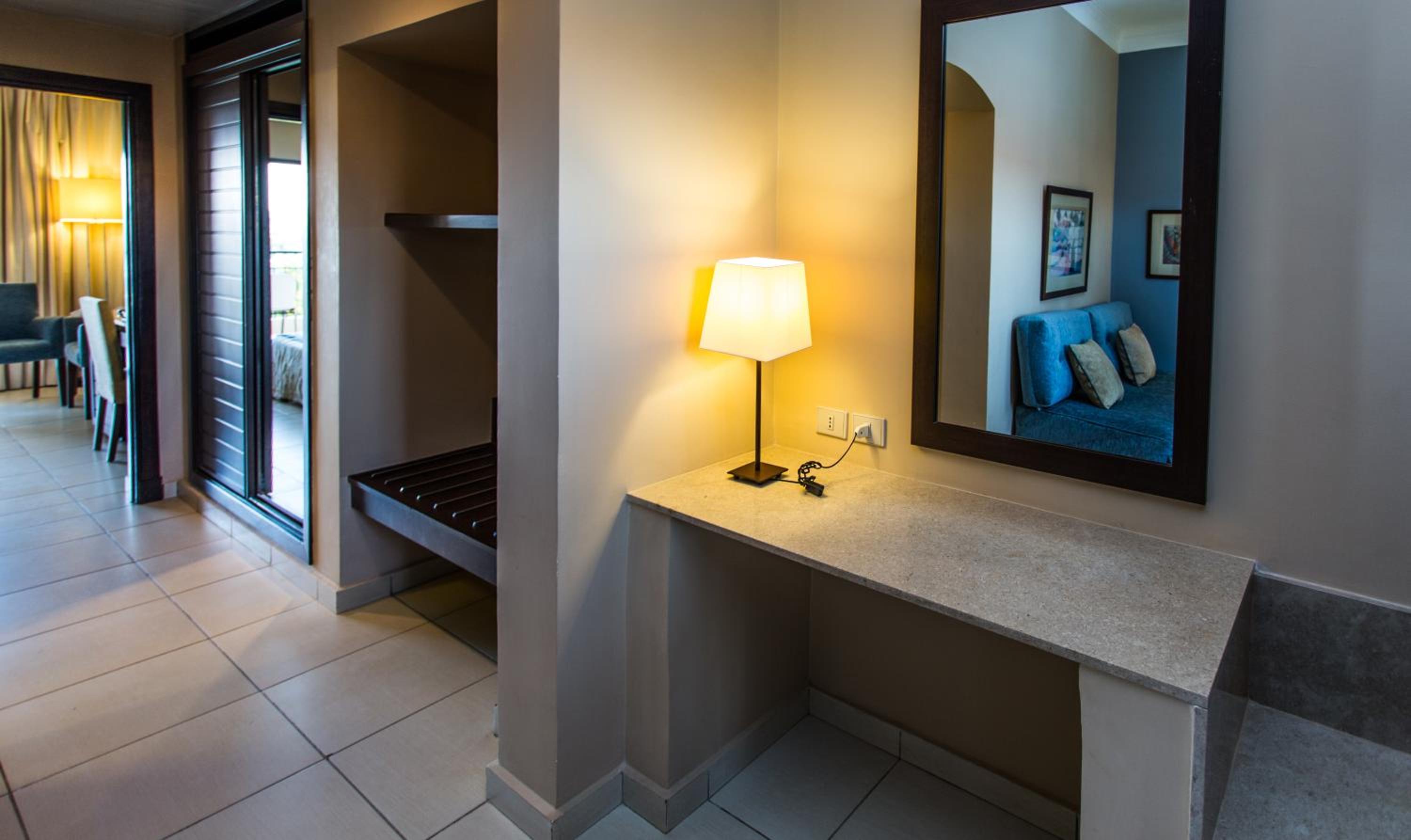 Deluxe Family Room Pool View