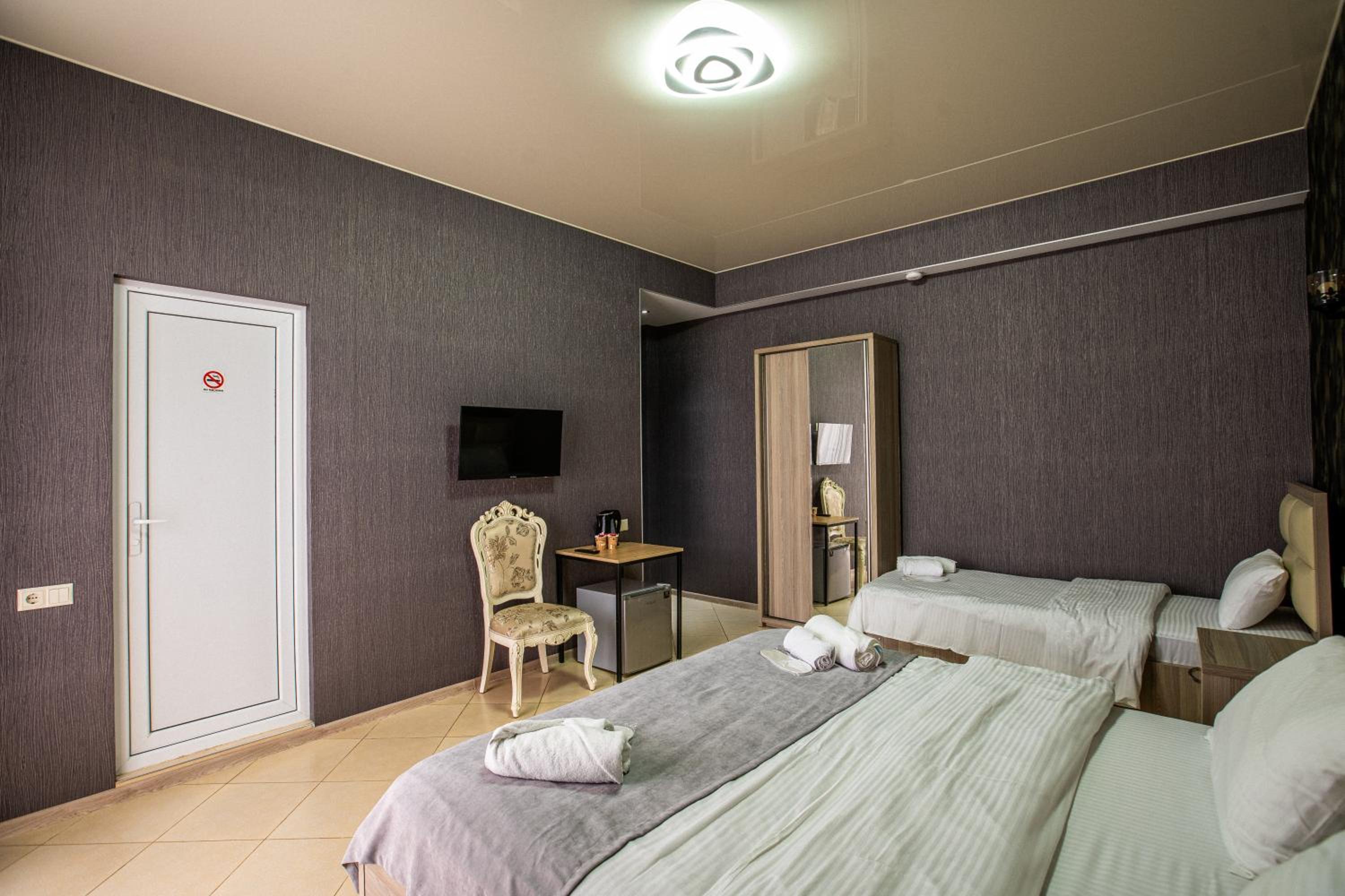 Triple Room With Mountain View