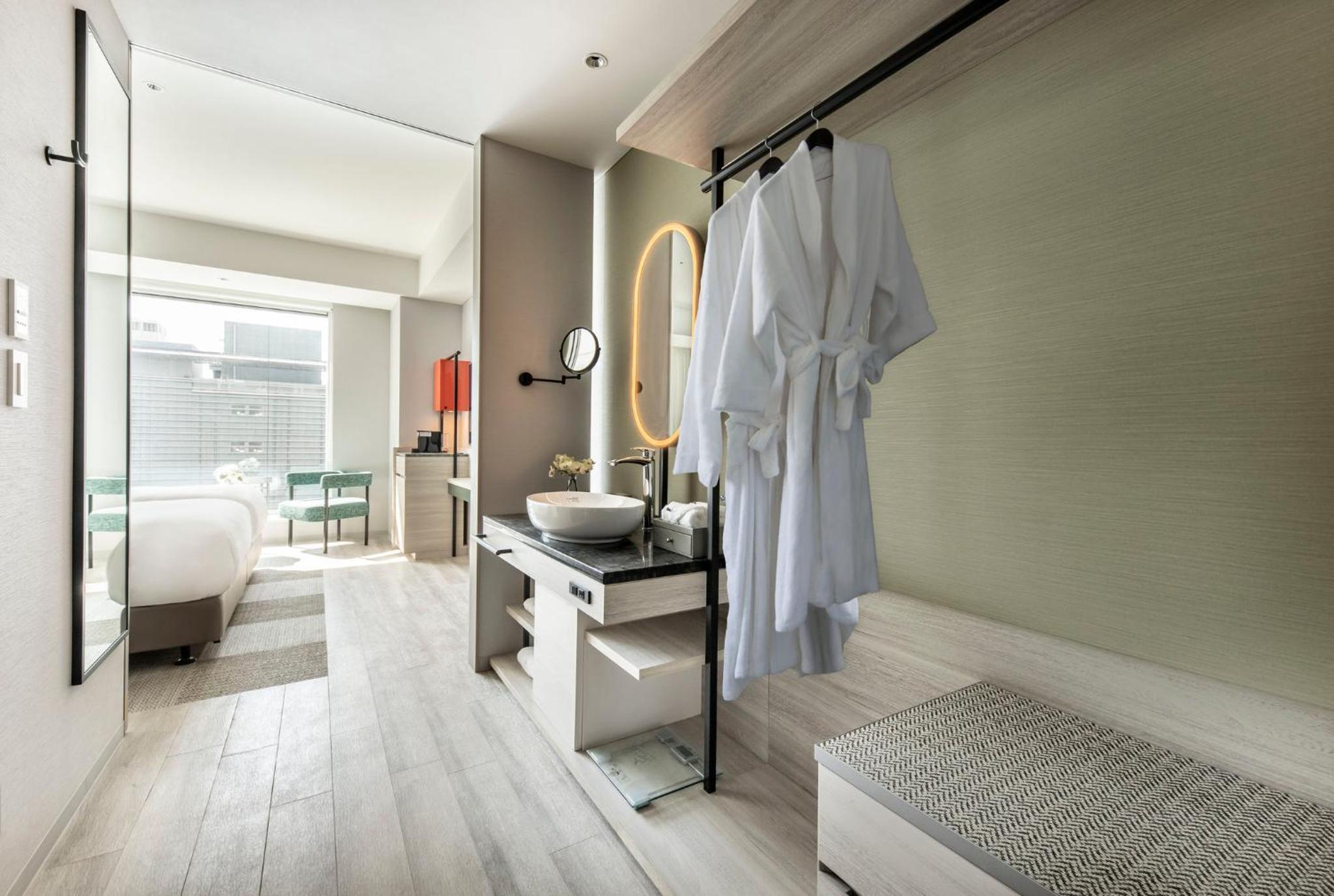 Deluxe King Room - Club Floor