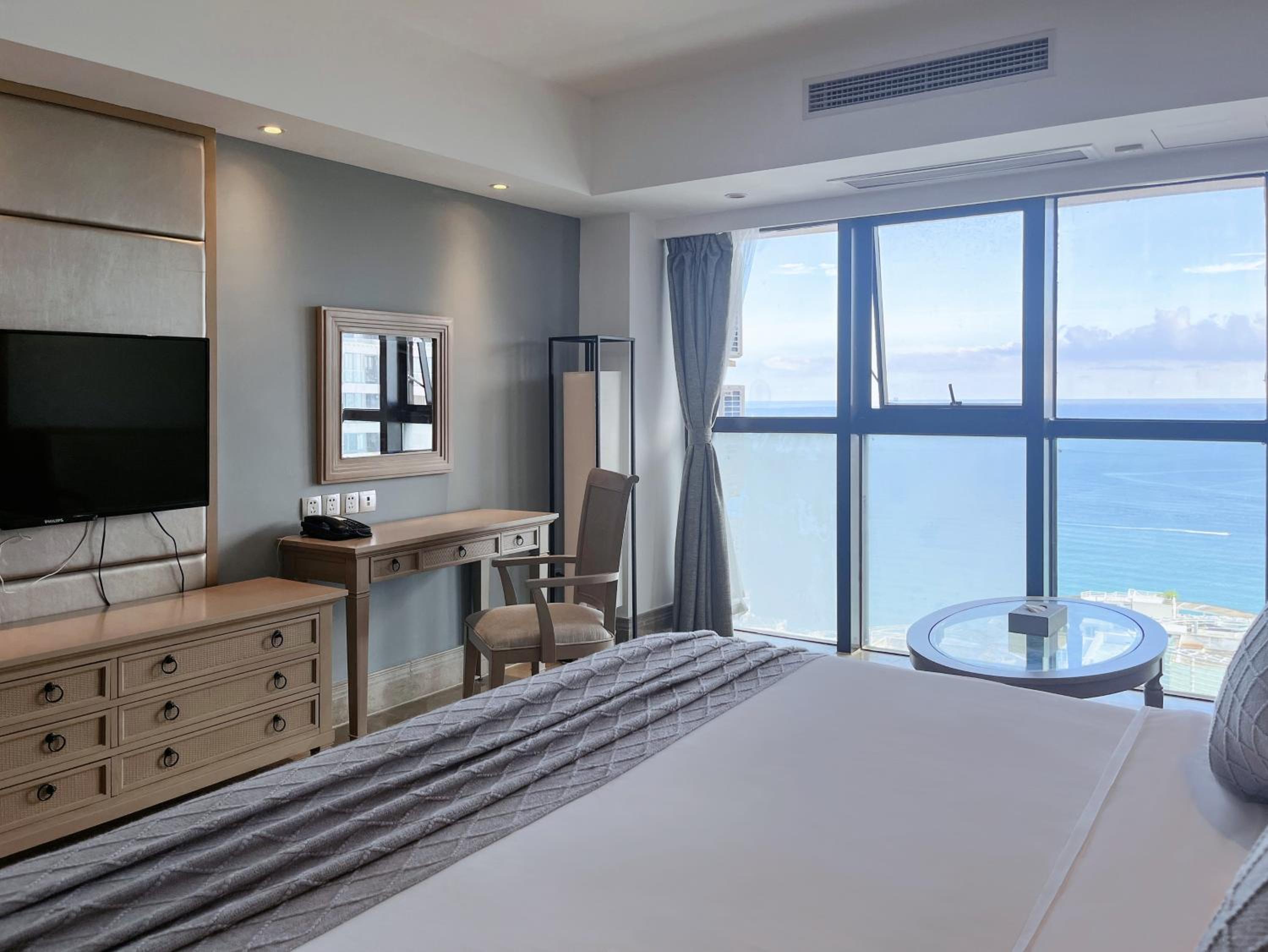 Queen Room with Sea View