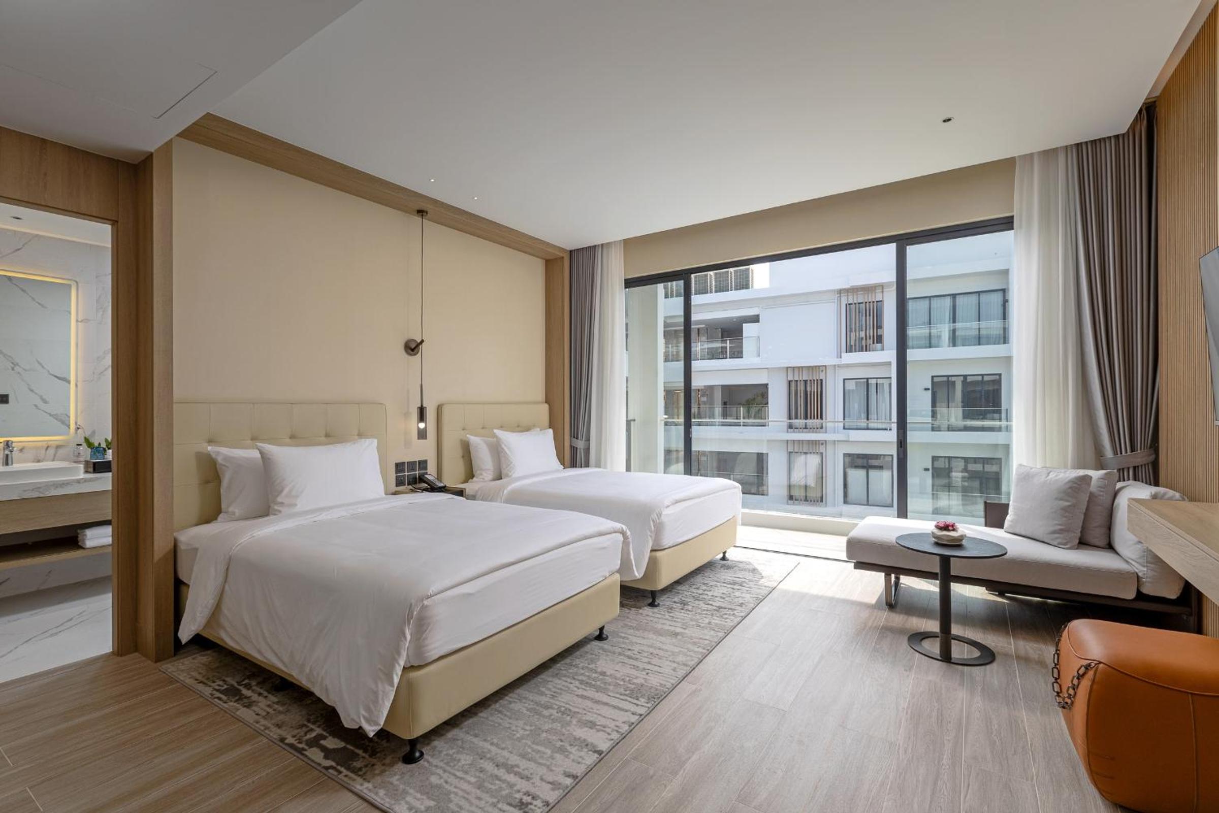 Deluxe Double or Twin Room with Pool View