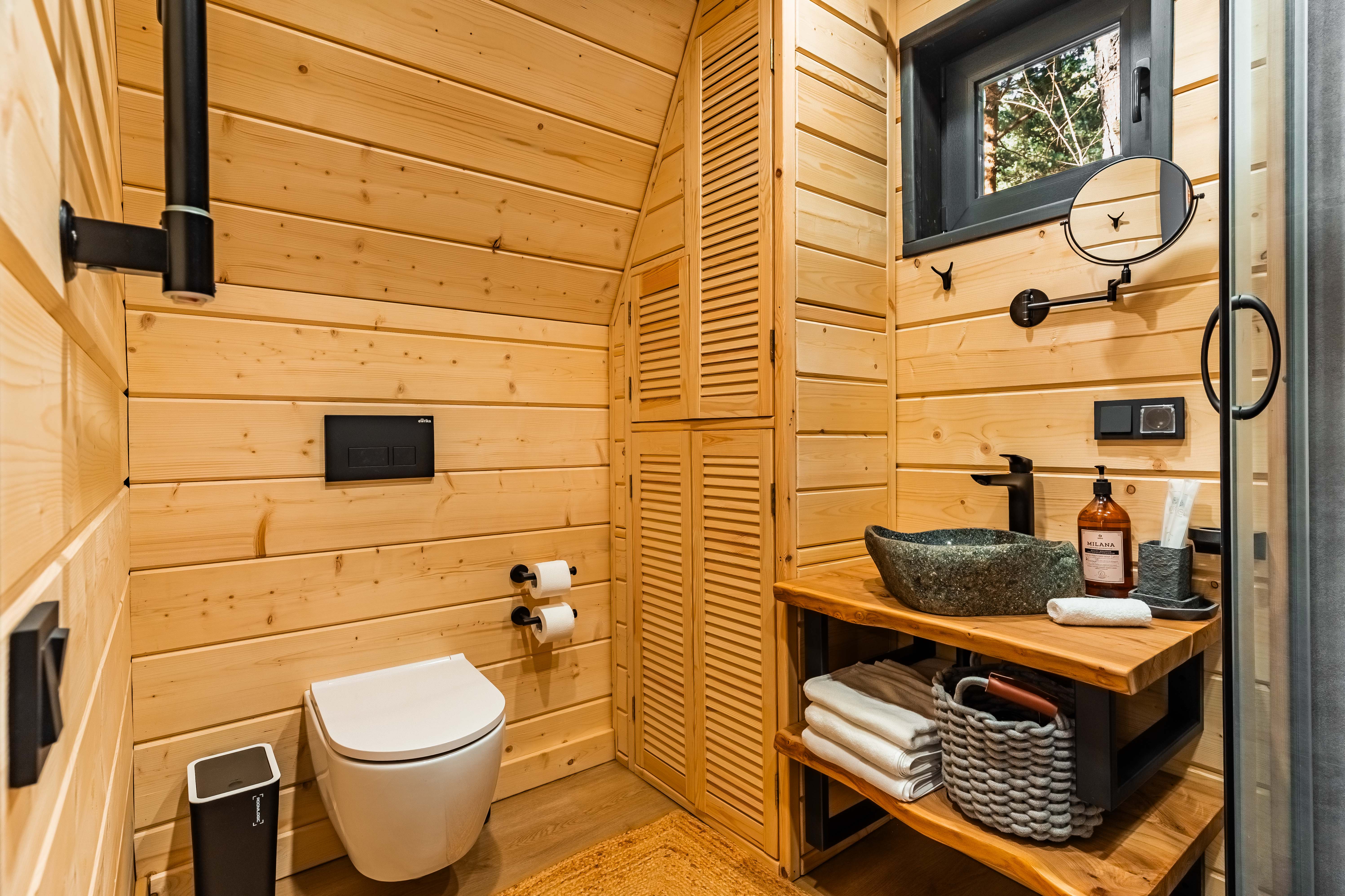 Чум Средний на высоких сваях