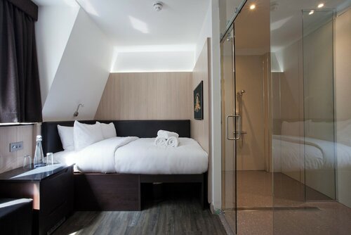 Queen Accessible Room в The Z Hotel Victoria