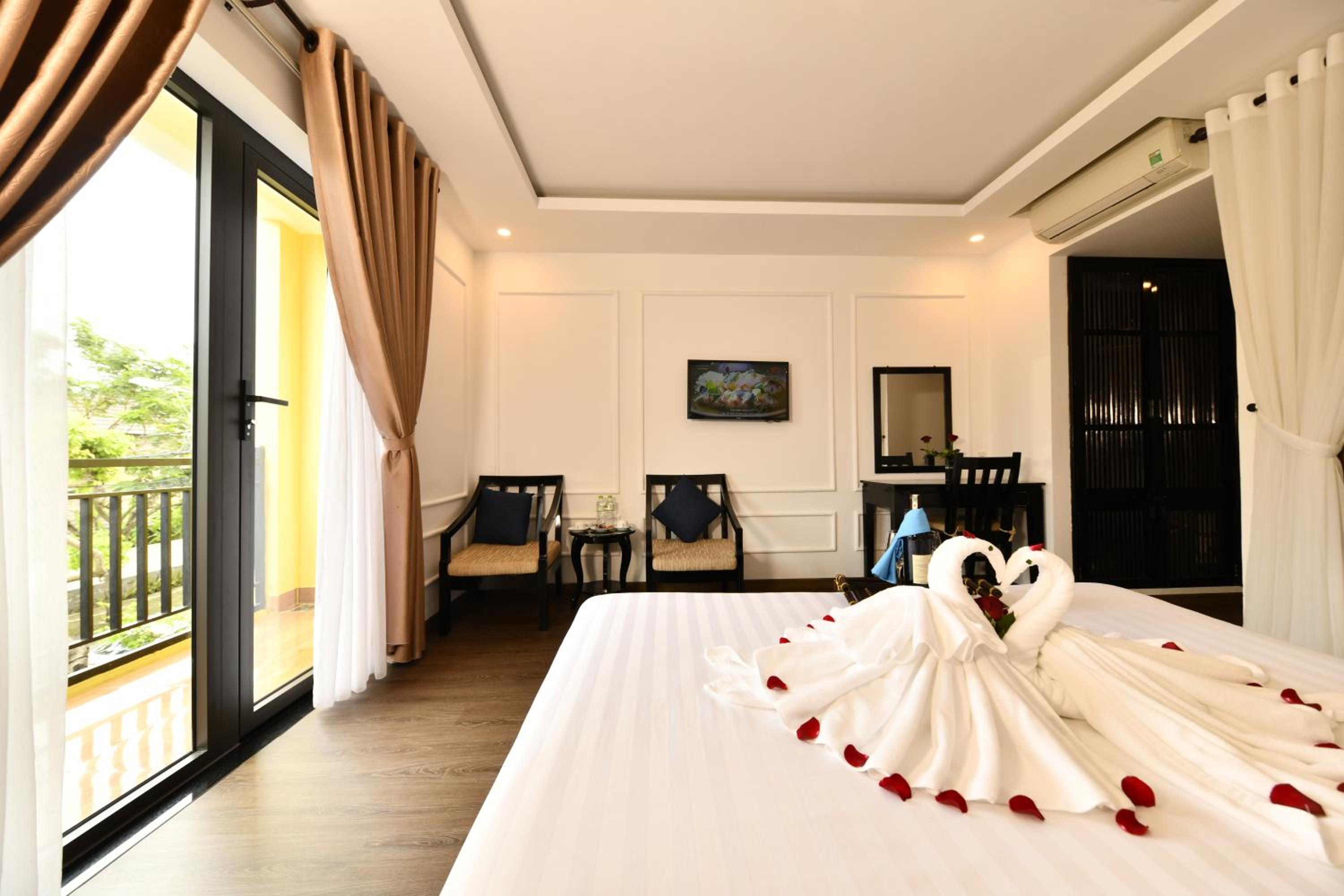 Junior Suite with Balcony