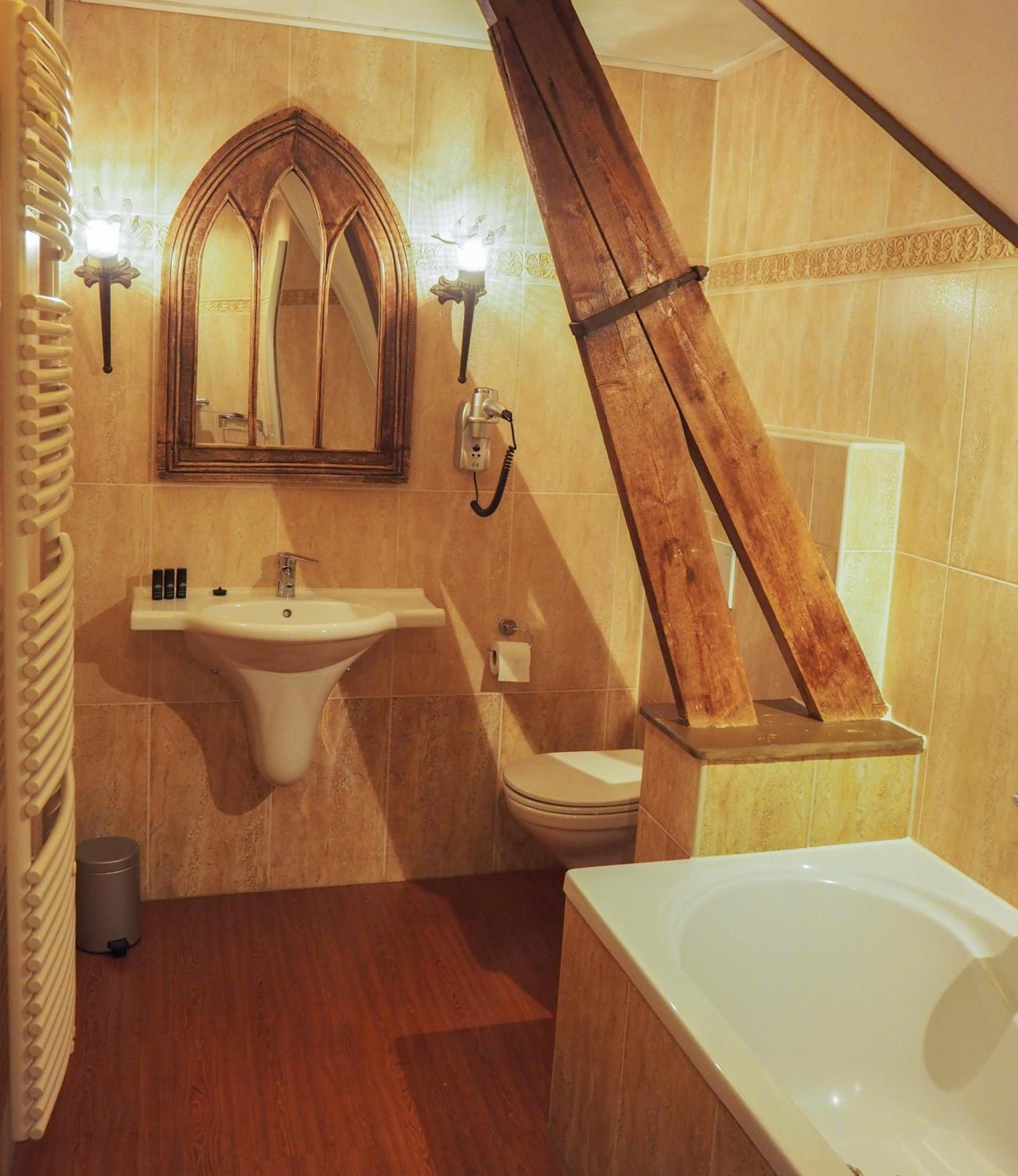 Double Theme Room