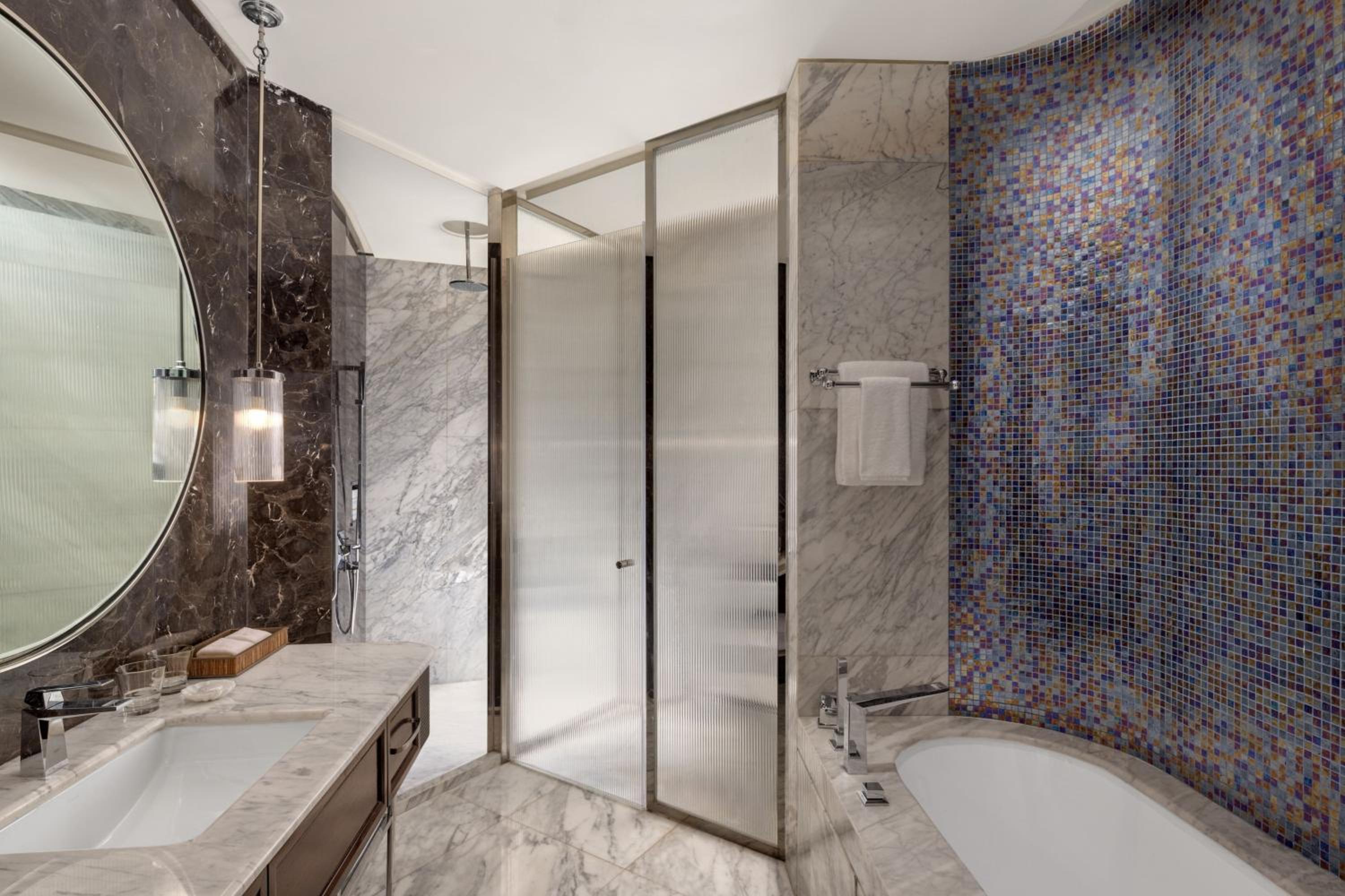 Towers Suite with Waterfront View, Private Balcony & Luxury Hours