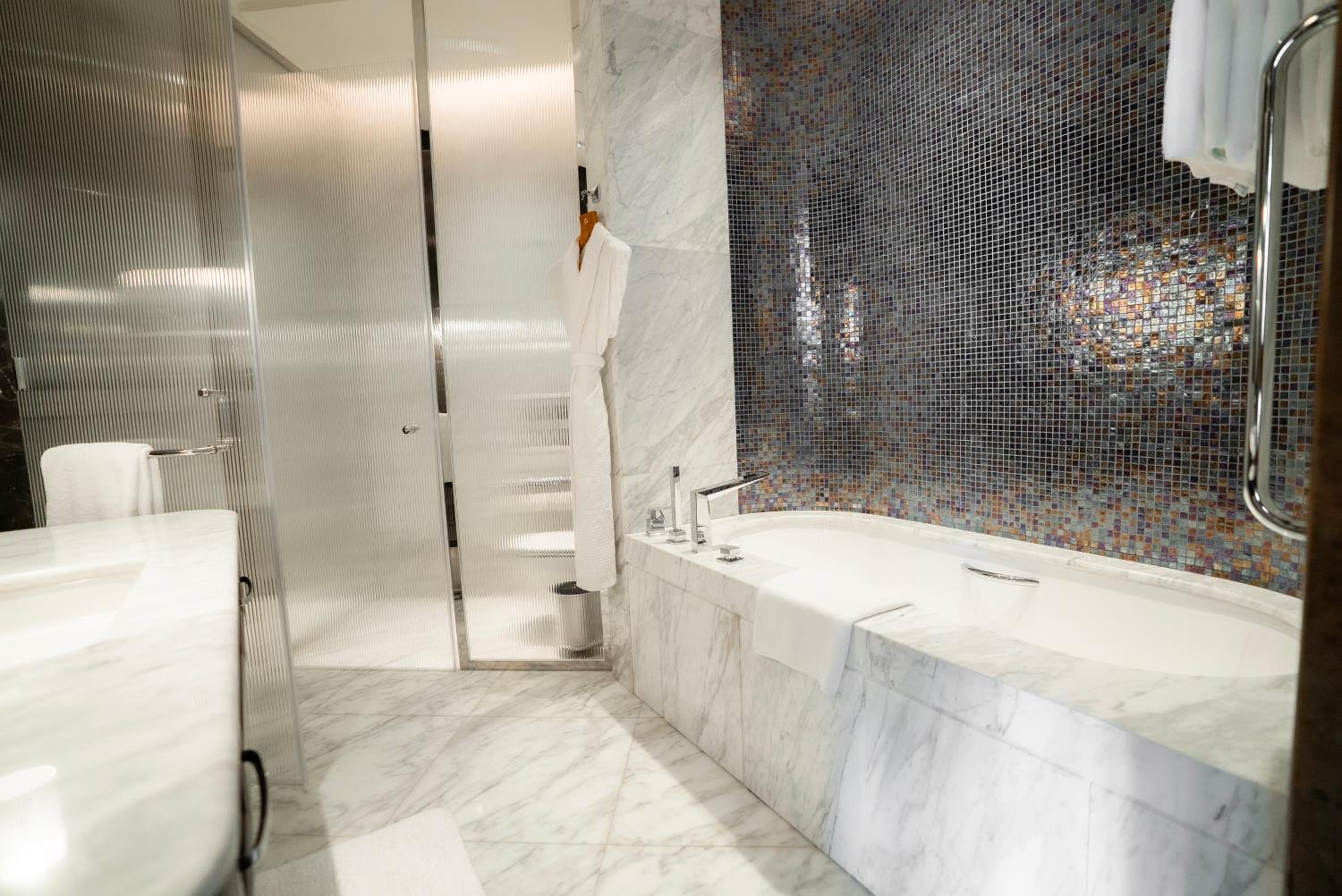 Towers Suite with Waterfront View, Private Balcony & Luxury Hours