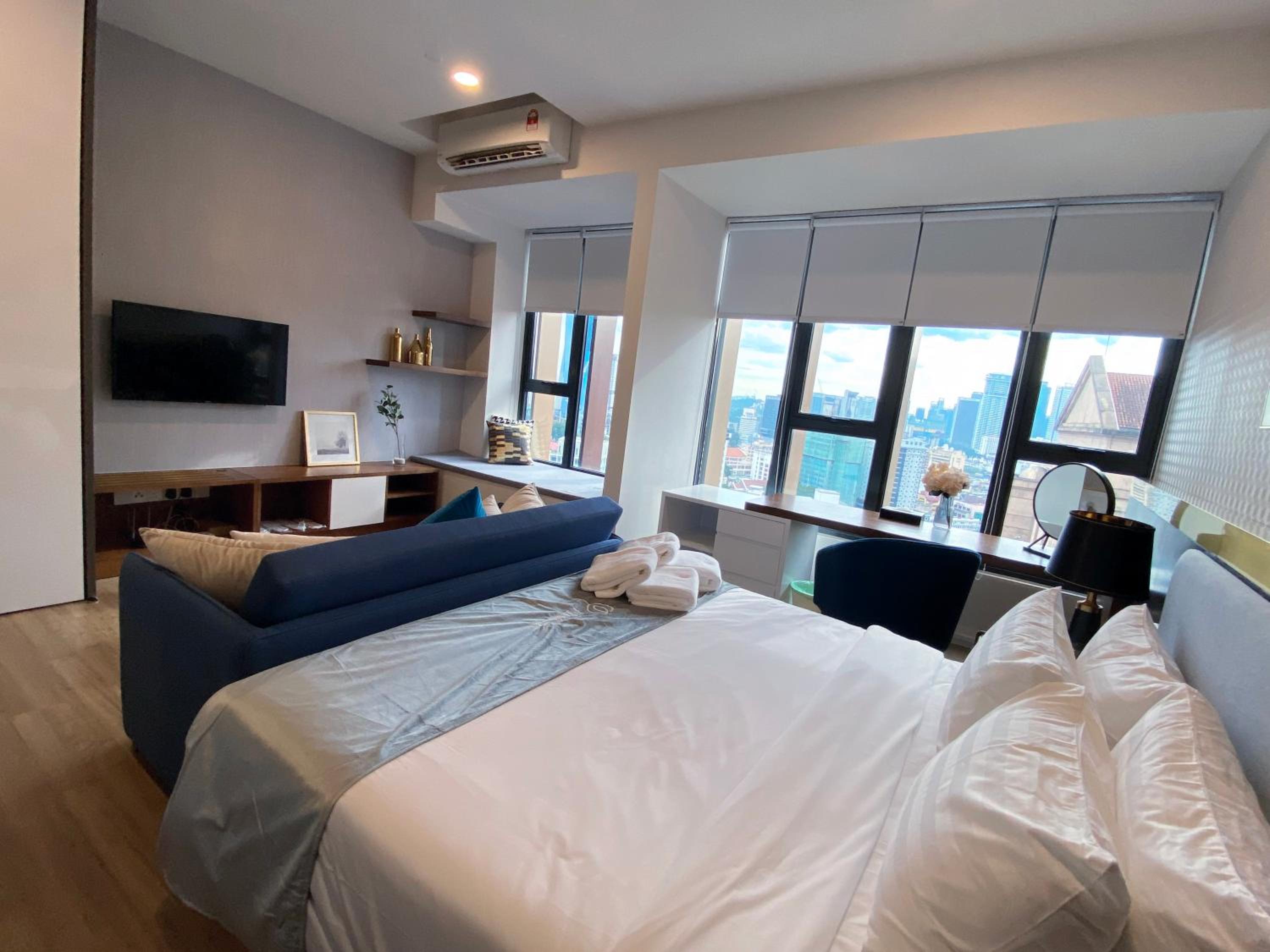 King Studio with Sofa Bed