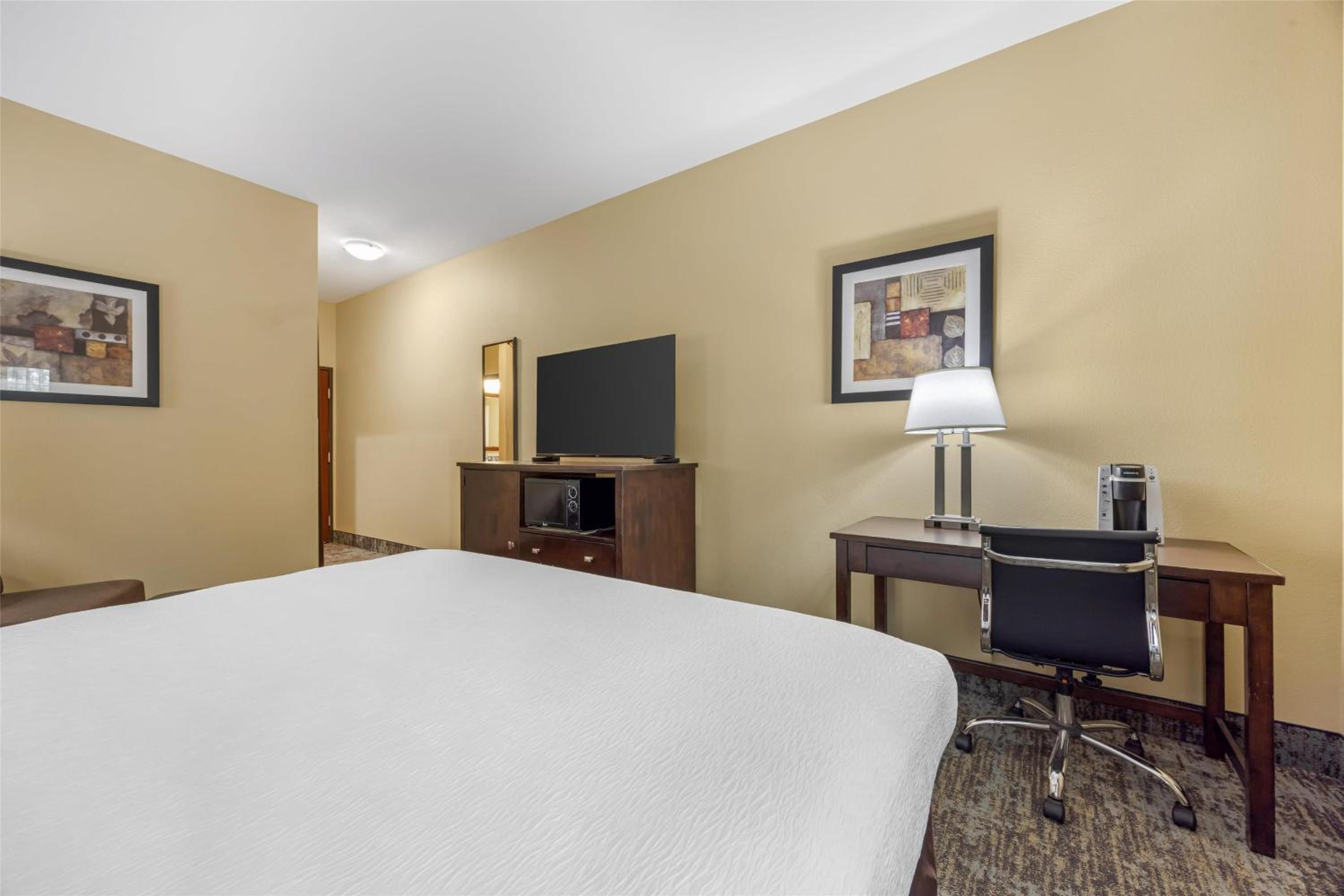 King Room with Bath Tub - Disability Access/Non-Smoking 