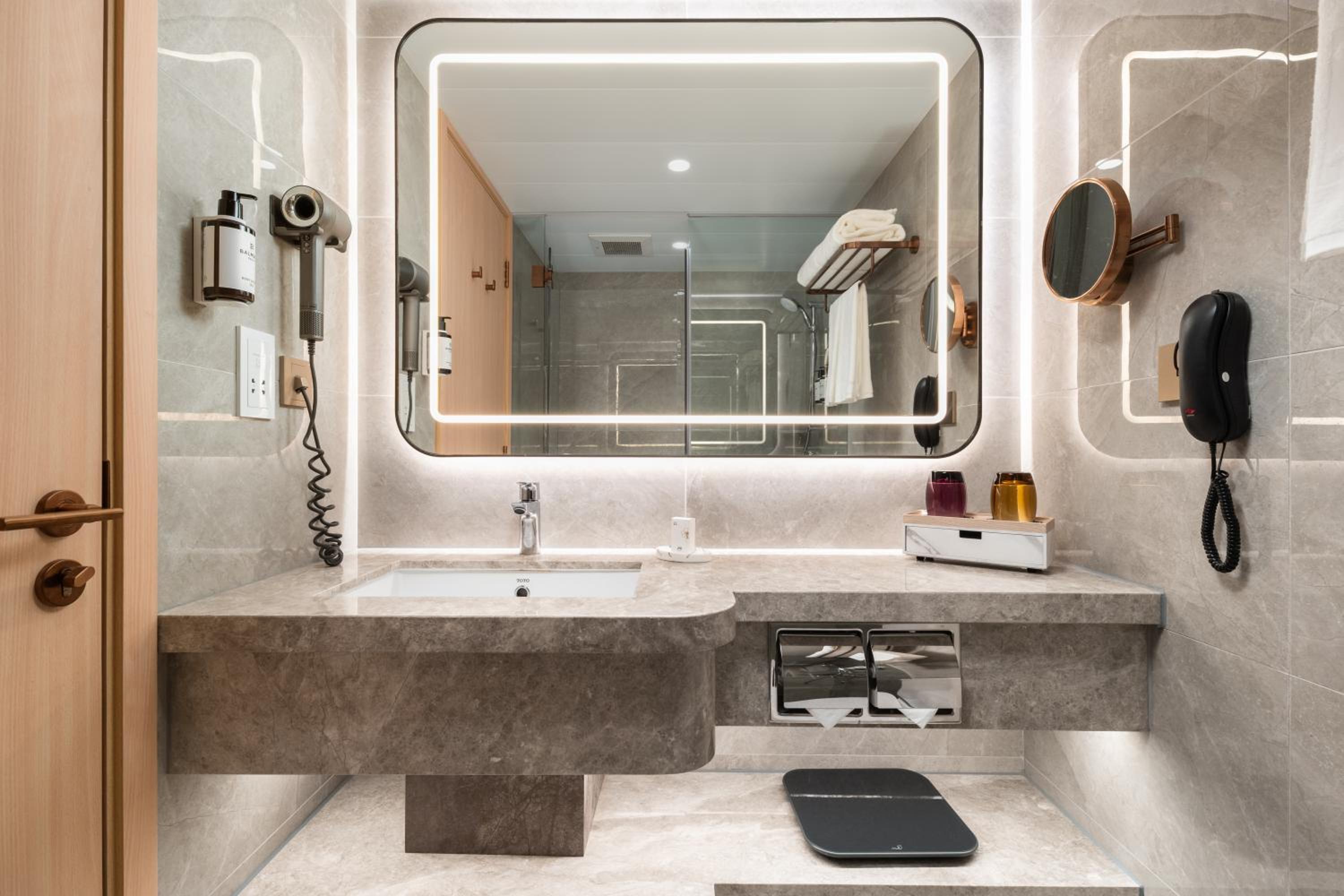 New Revenoerated Non Smoking City View Deluxe Room with Queen bed