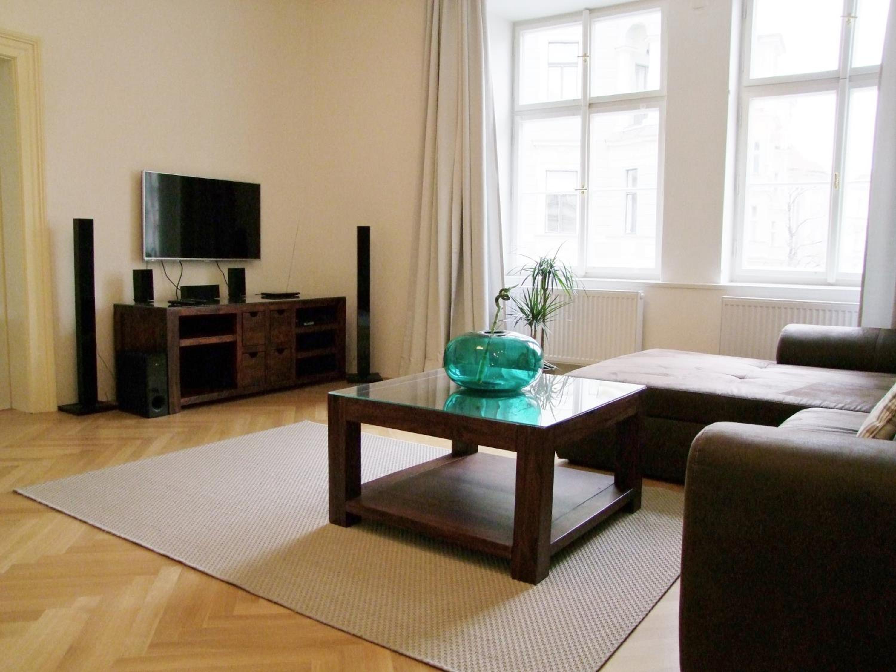 Three Room Apartment (6 Adults)