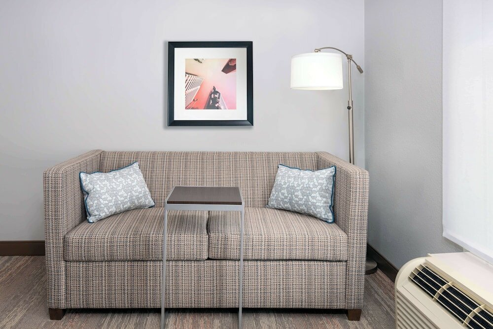 Suite, 1 King Bed, Accessible, Non Smoking