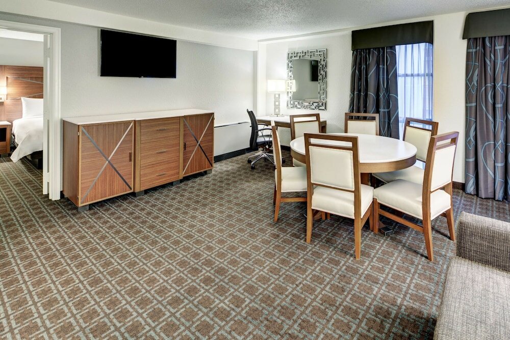 Suite, 1 King Bed, Non Smoking