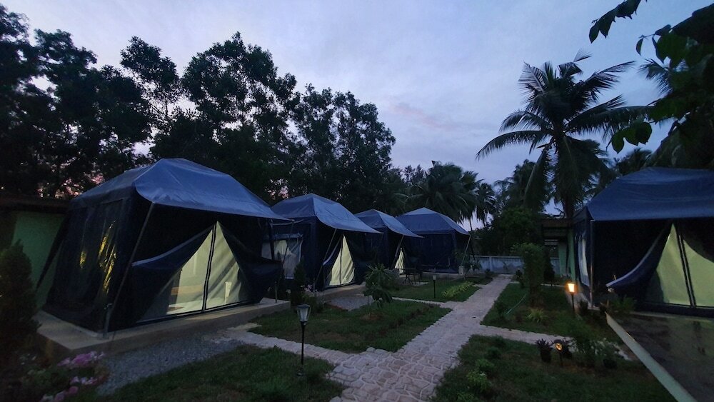 Double Tented Room