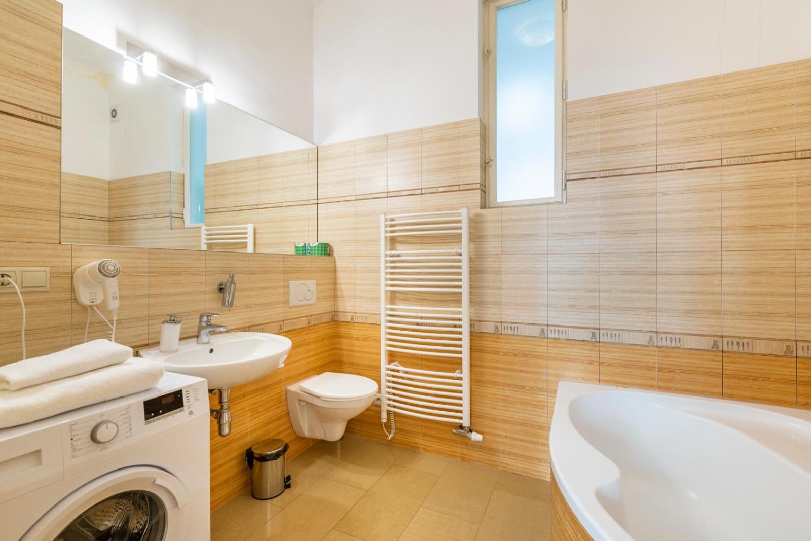 Apartment (8 Adults)