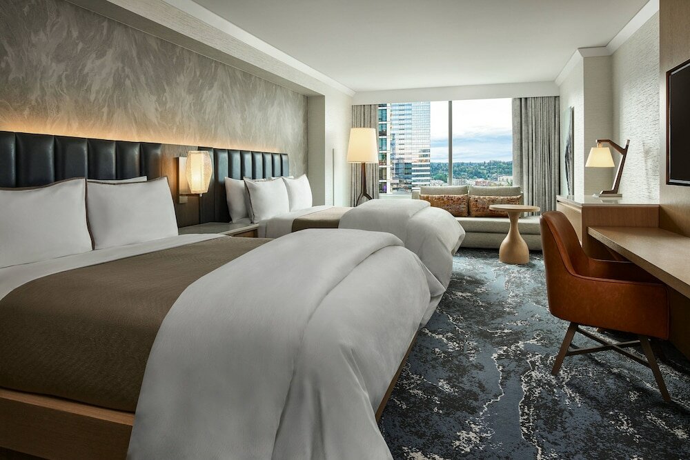 Deluxe Room, 2 Queen Beds (Hearing Accessible)