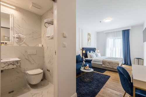 Junior Triple Room в Art Hotel