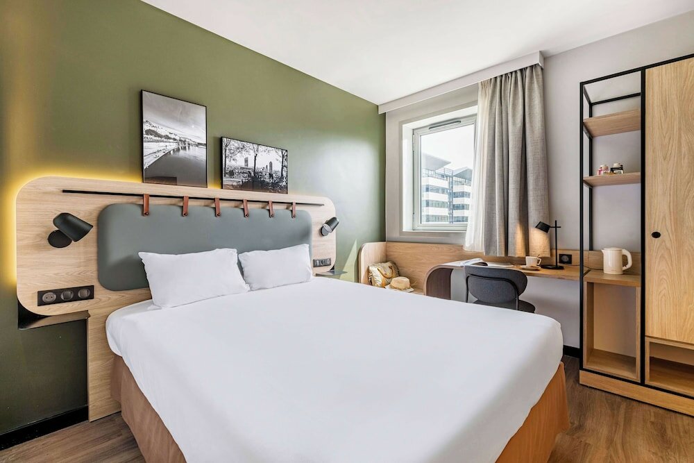 Next Generation, Room, Multiple Beds