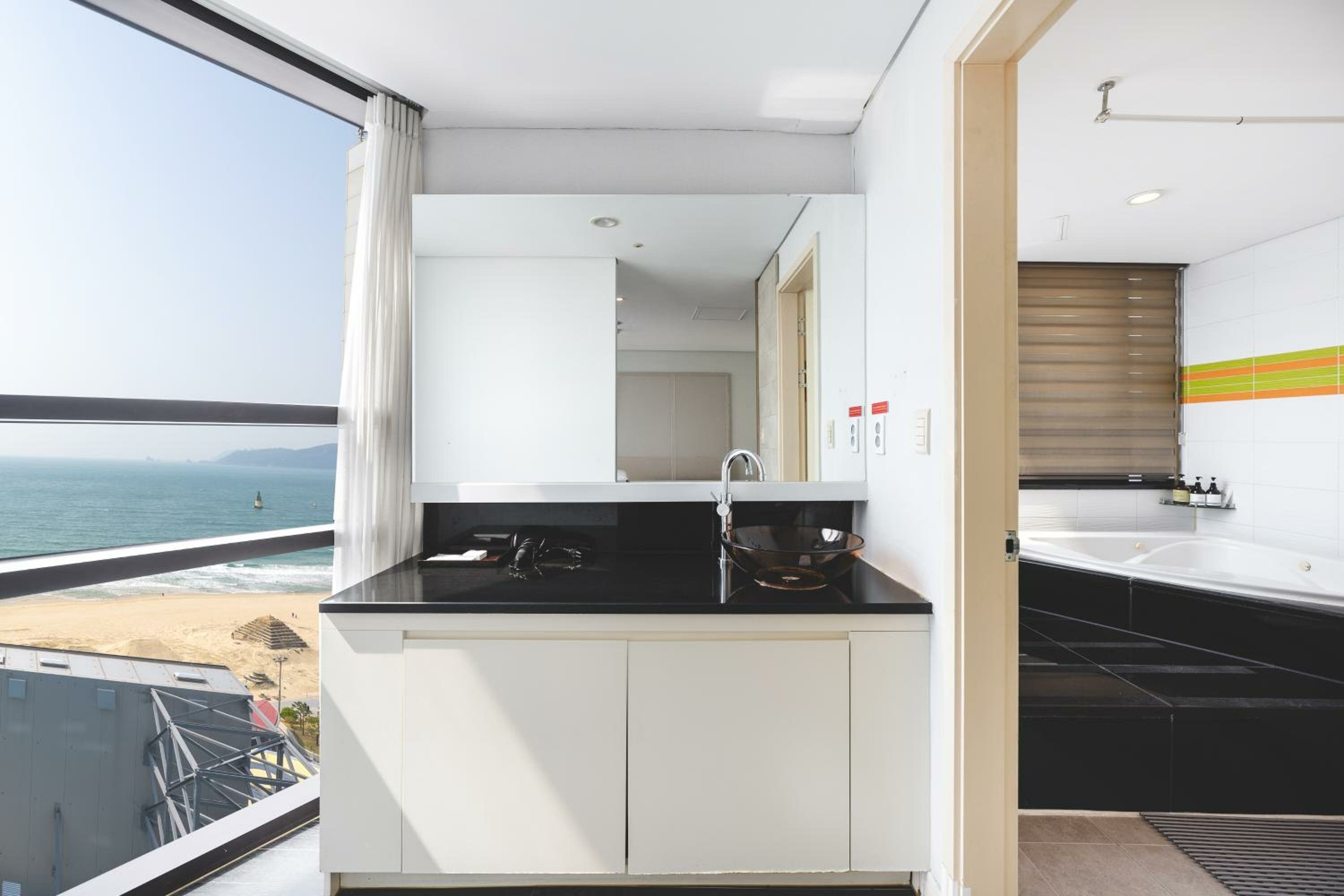 Family Queen Twin - Ocean View 